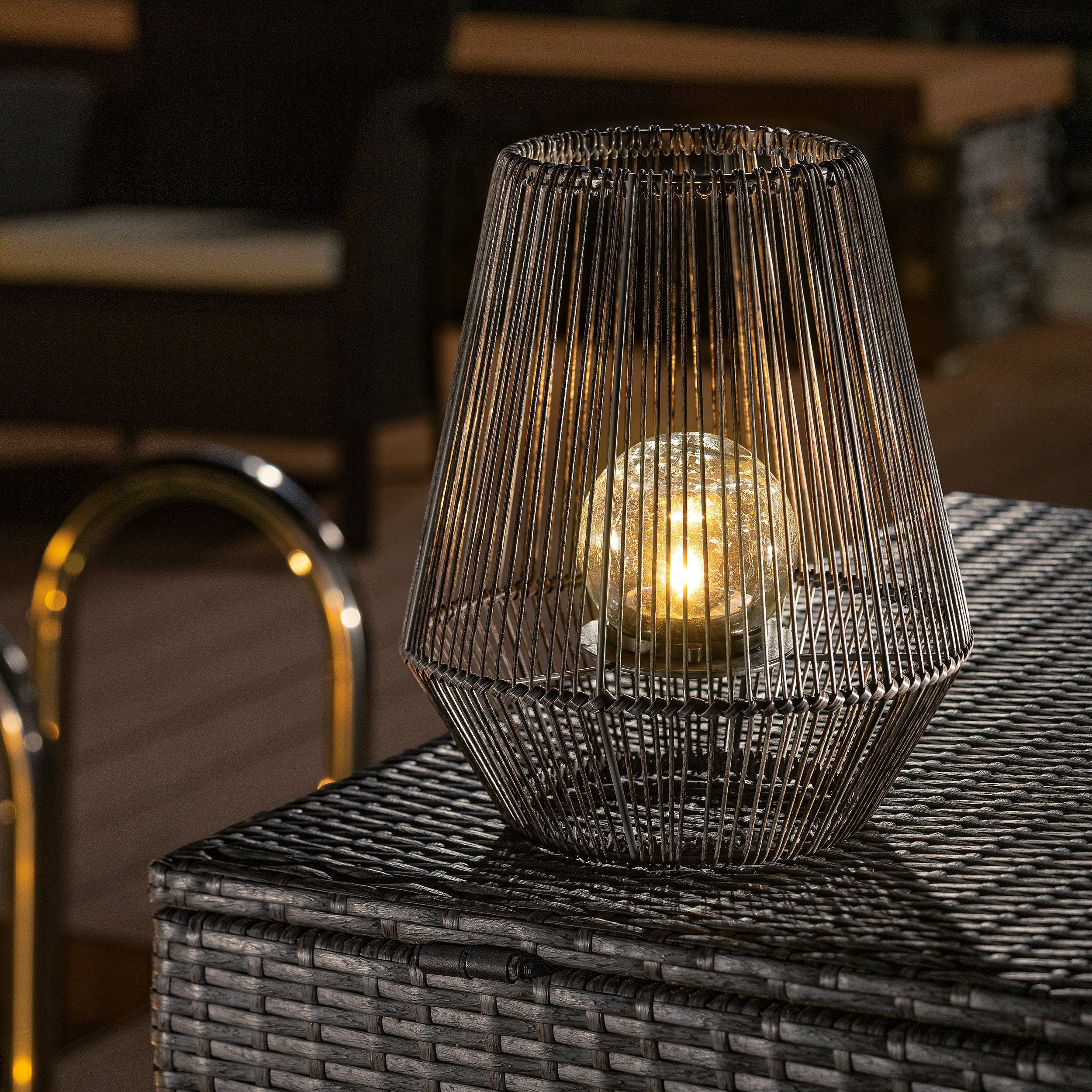 esotec LED Solarleuchte Windlicht Ilona H31,5cm POLYRATTAN Bruchglaskugel 2800K 102207, LED fest integriert