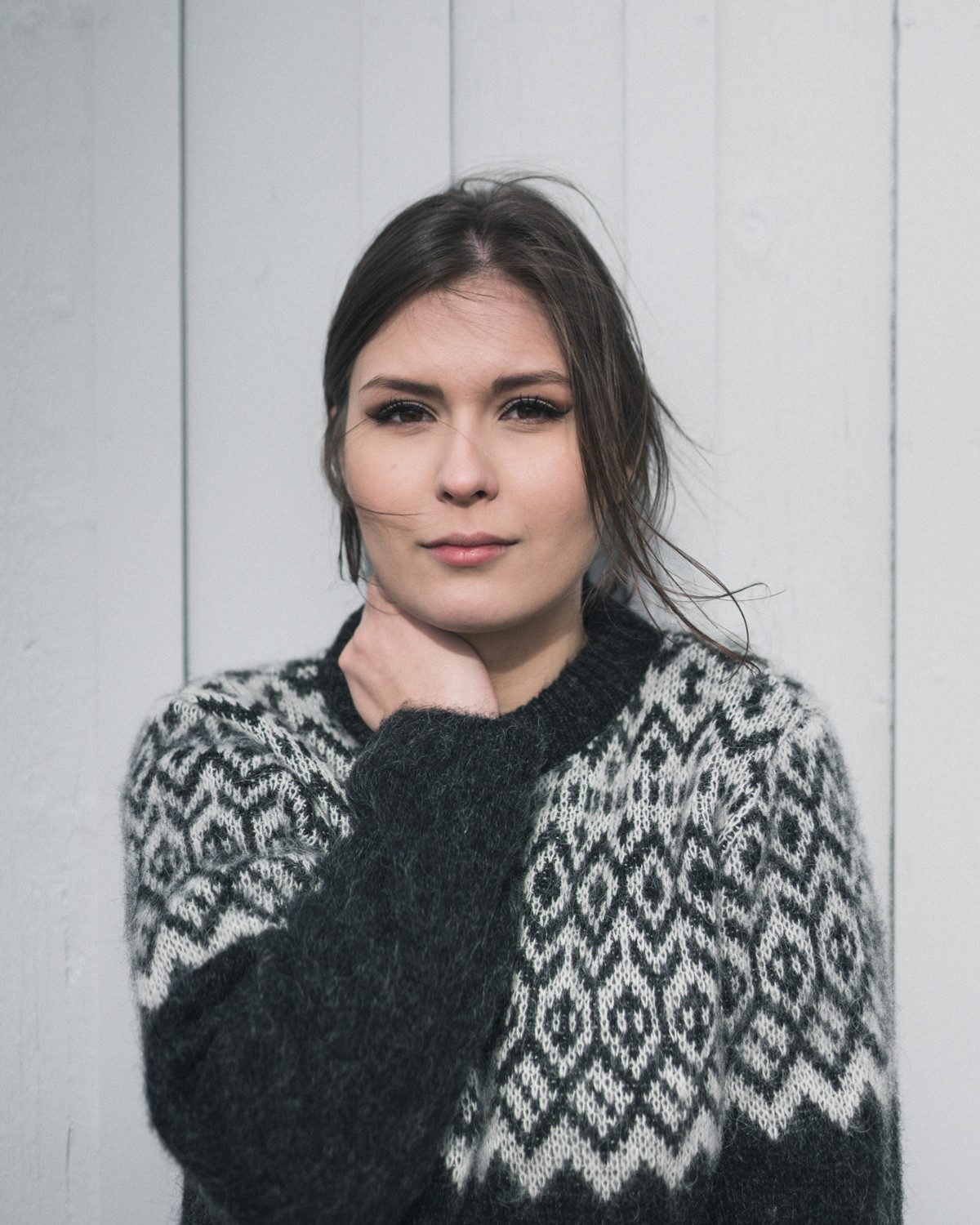KIDKA Wollpullover Isländischer Strickpullover für Damen / Herren - Farbe schwarz / weiß - aus rauer isländischer Wolle