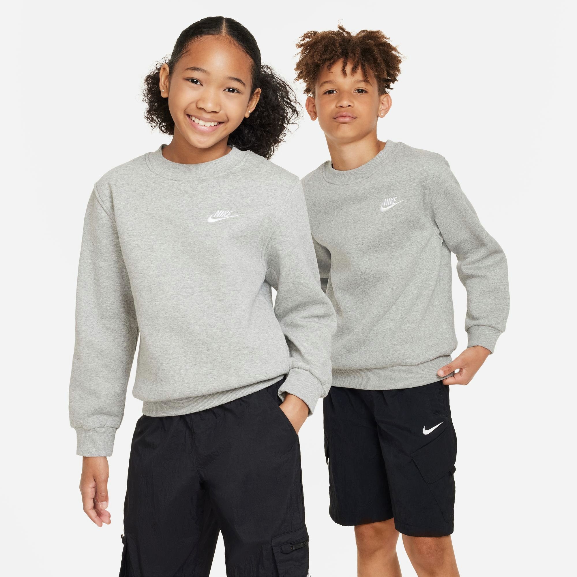 Online-Shopping HEATHER/WHITE Nike CLUB BIG SWEATSHIRT KIDS' DK Sweatshirt FLEECE Sportswear GREY