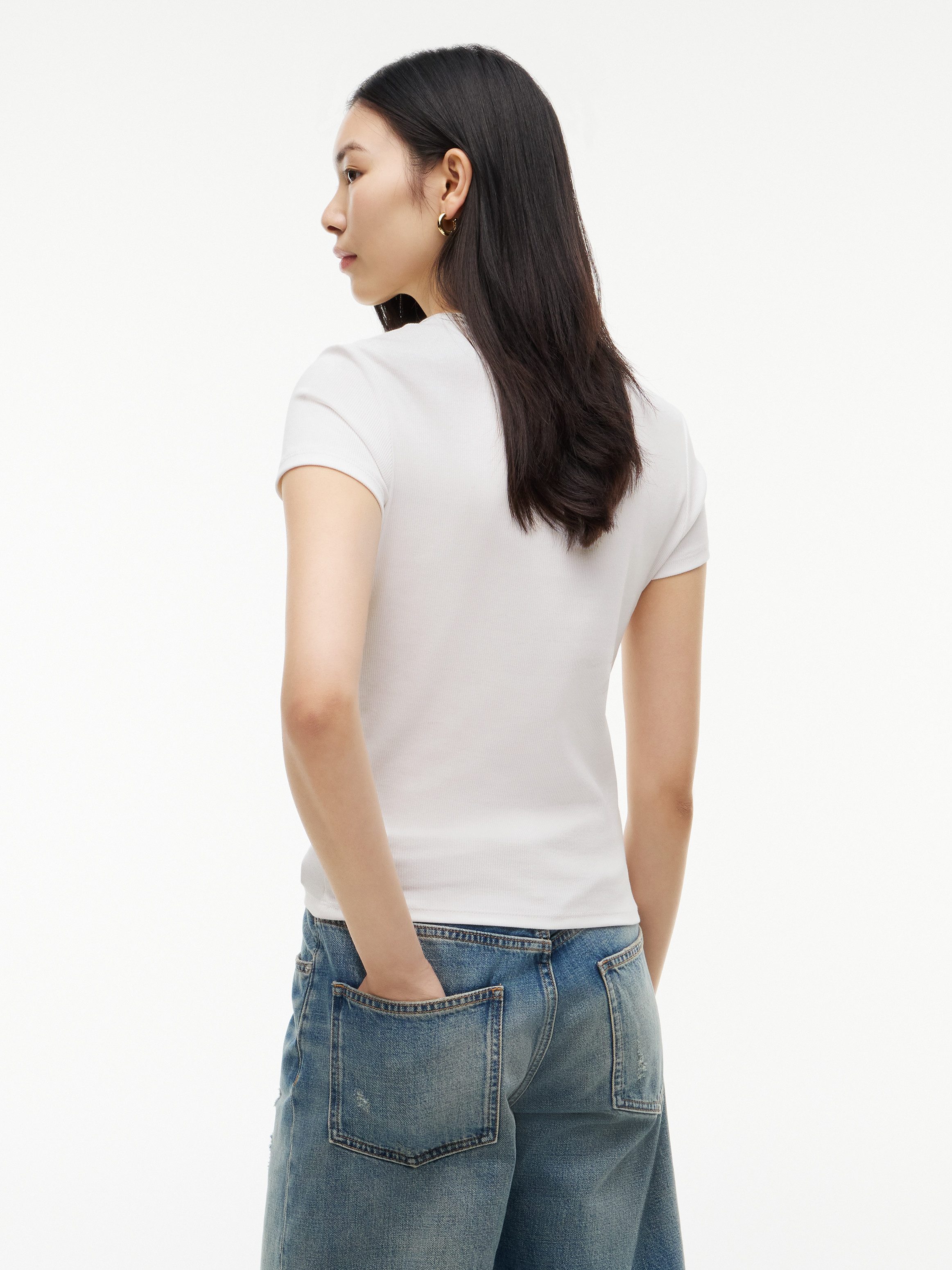 Tommy Jeans Kurzarmshirt TJW ESSENTIAL RIB SHORT SLEEVE EXT Baumwollmischung in gerippter Struktur, Slim Fit