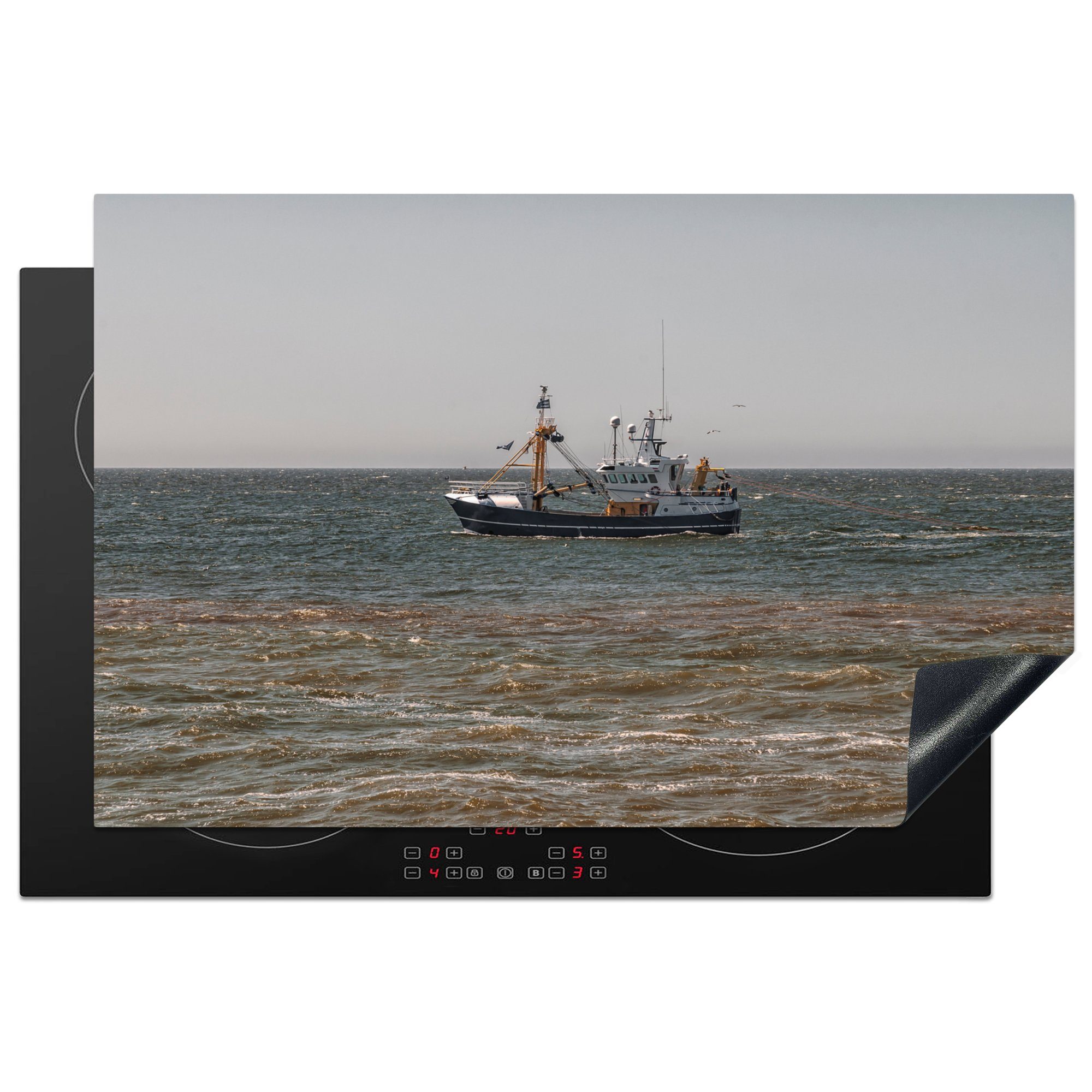 Fischerboot - Herdblende-/Abdeckplatte Schutz MuchoWow 81x52 Wasser, - für küche, die Vinyl, cm, Nordsee Ceranfeldabdeckung (1 tlg), Induktionskochfeld