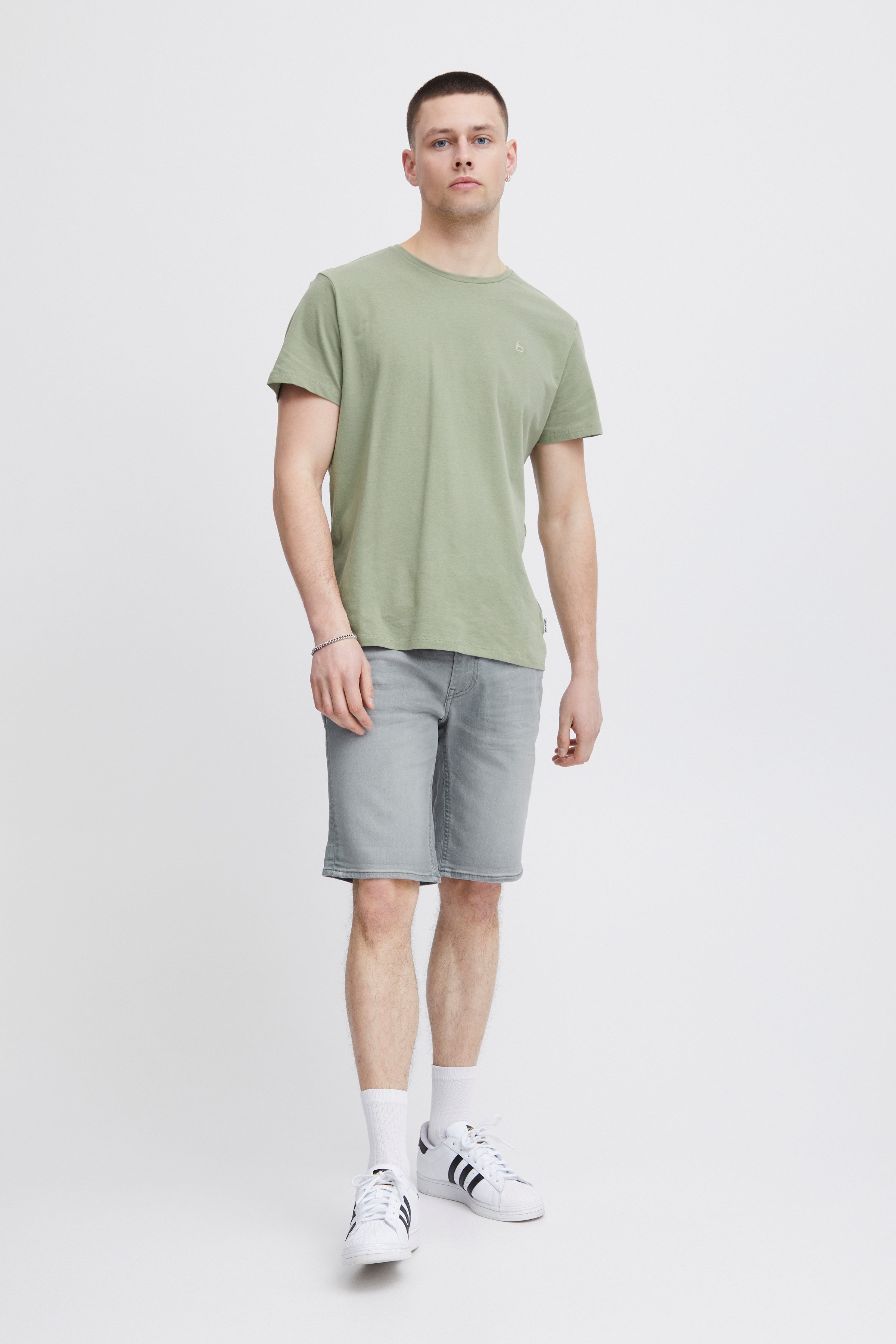 Blend Shorts BHTWISTER-denimshorts mit Markenlabel, aus Baumwollmischung, Regular Fit, knielange Form