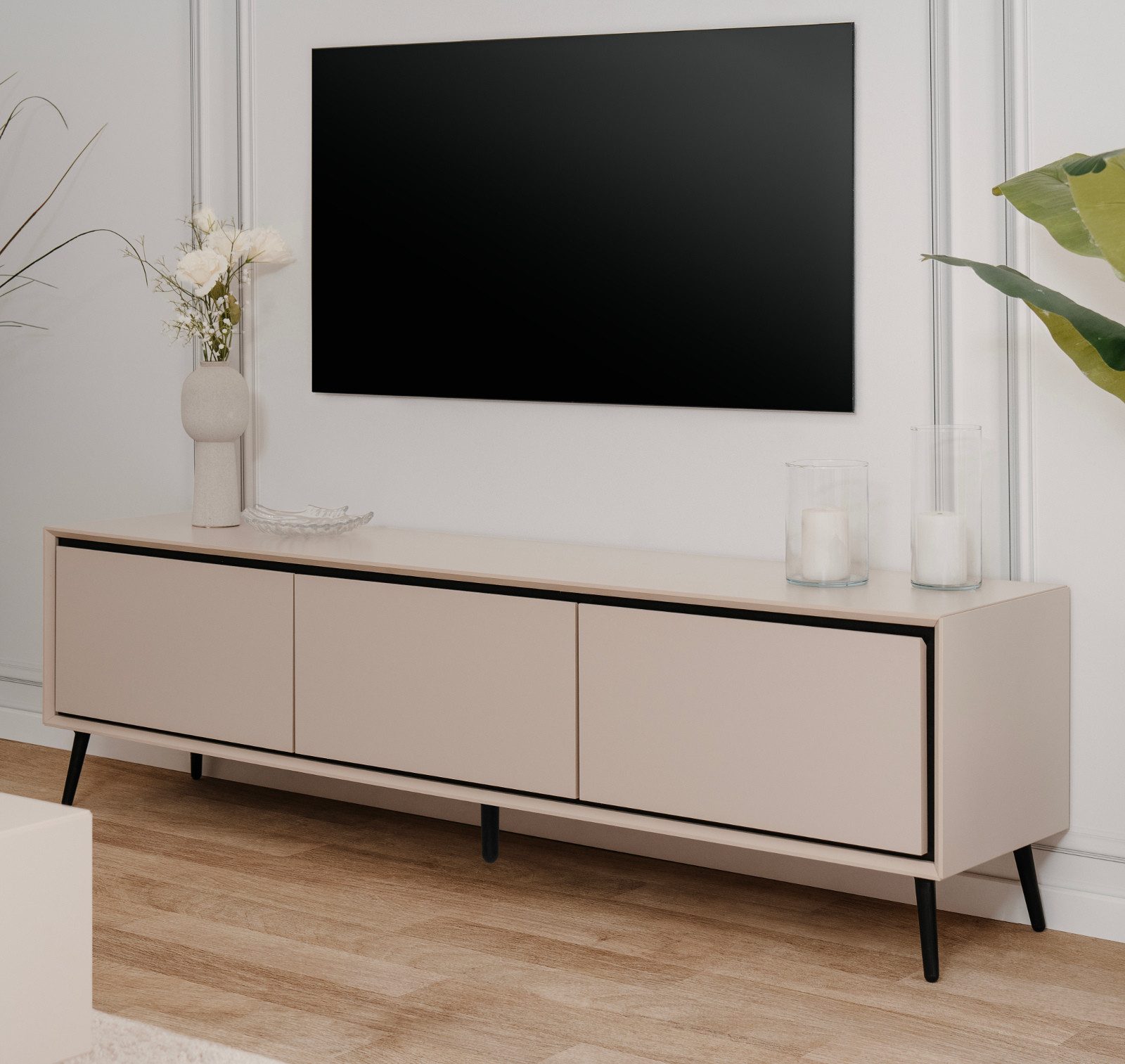 Furn.Design Lowboard Brebbia (Flat-TV Unterschrank in Kaschmir / Sand mit S günstig online kaufen