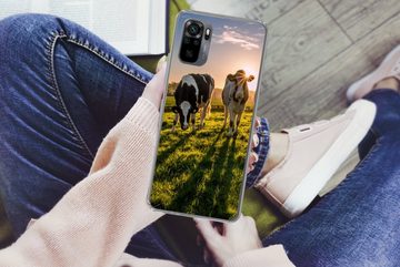 MuchoWow Handyhülle Kühe - Sonne - Gras - Tiere - Bauernhof, Phone Case, Handyhülle Xiaomi Redmi Note 10, Silikon, Schutzhülle
