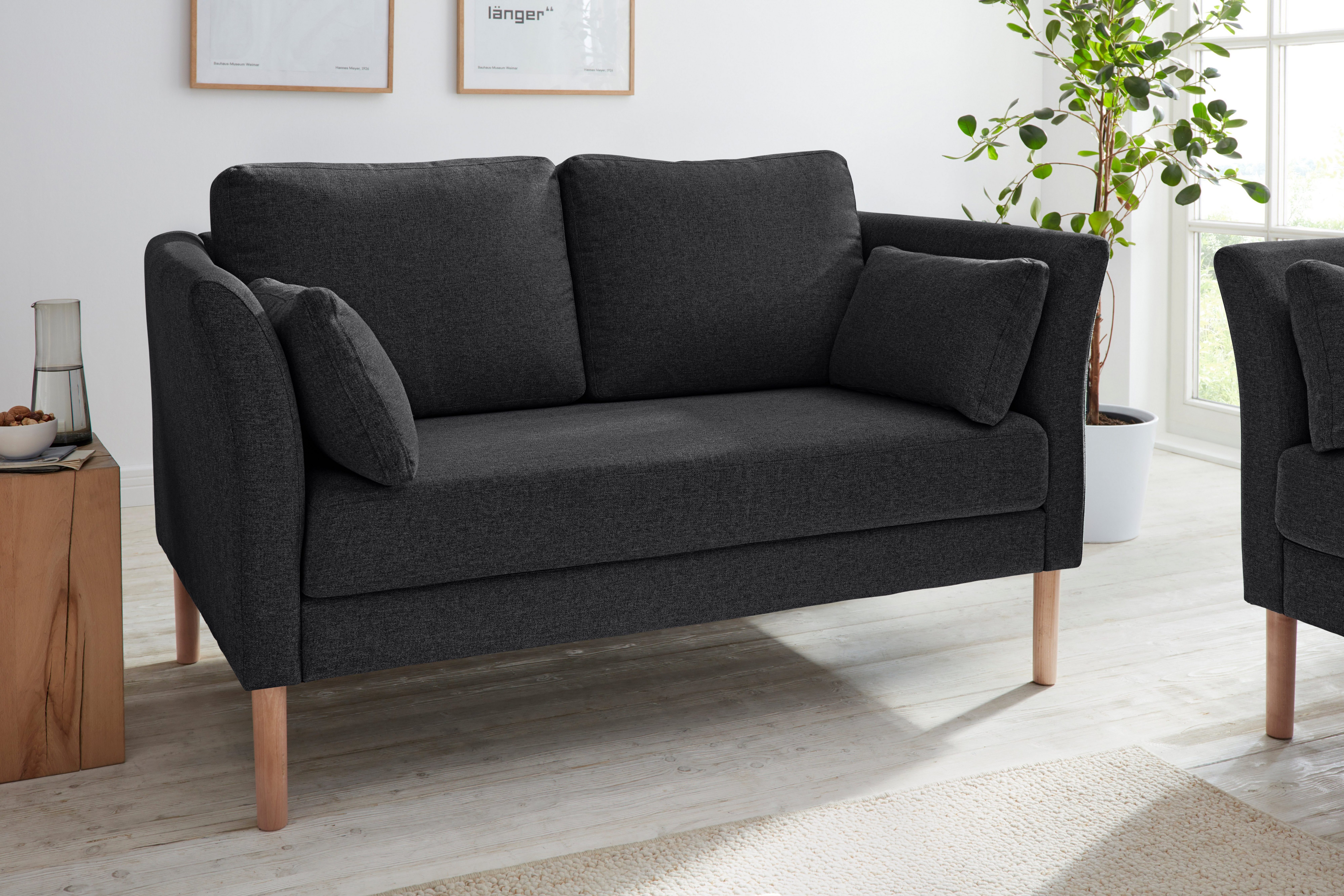 andas 2-Sitzer Grenzda, Füße aus Massivholz, Breite 152 cm