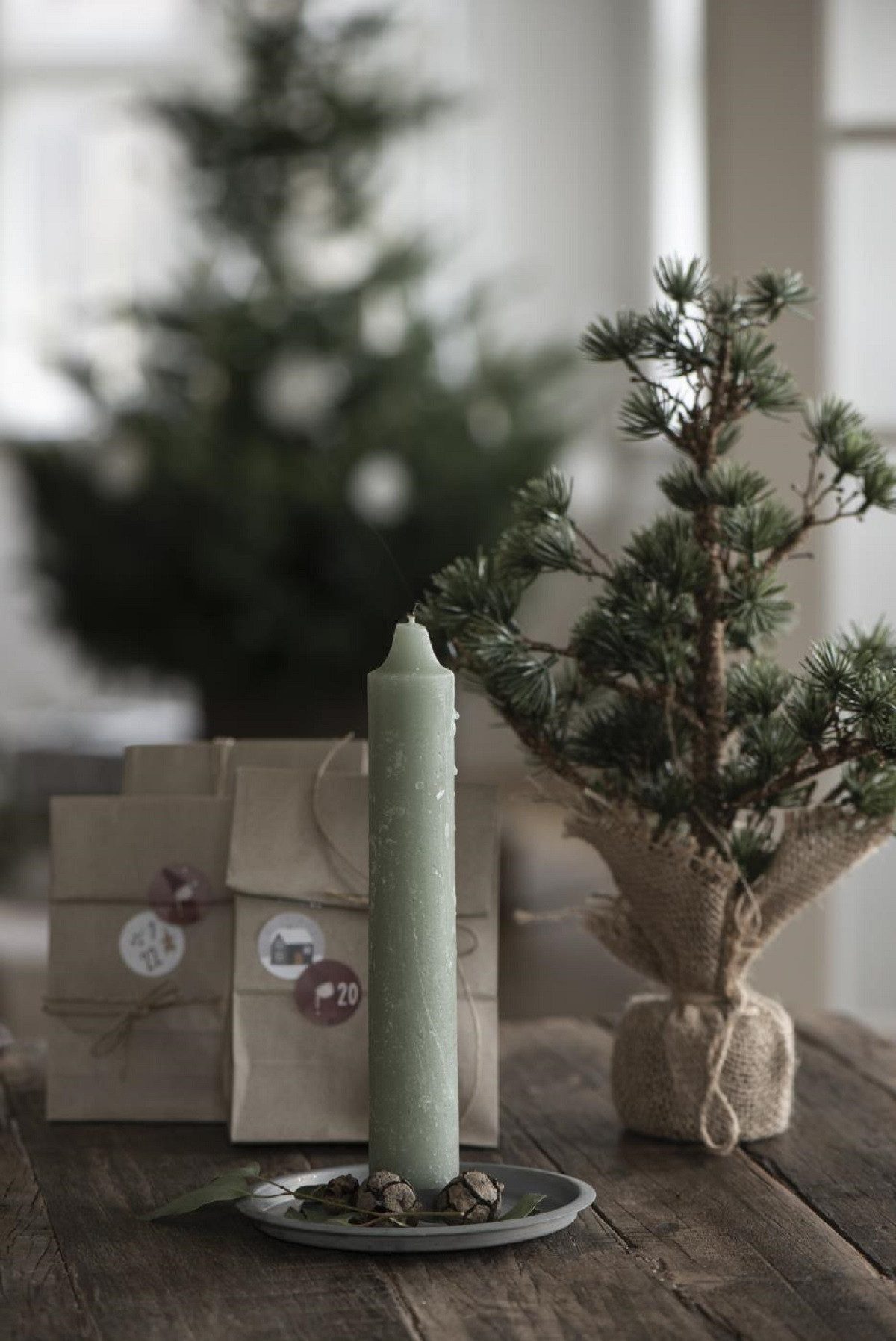 Ib Laursen Tafelkerze IB Laursen Stab Kerze Rustikal staubig grün Tafel 25cm Weihnachten