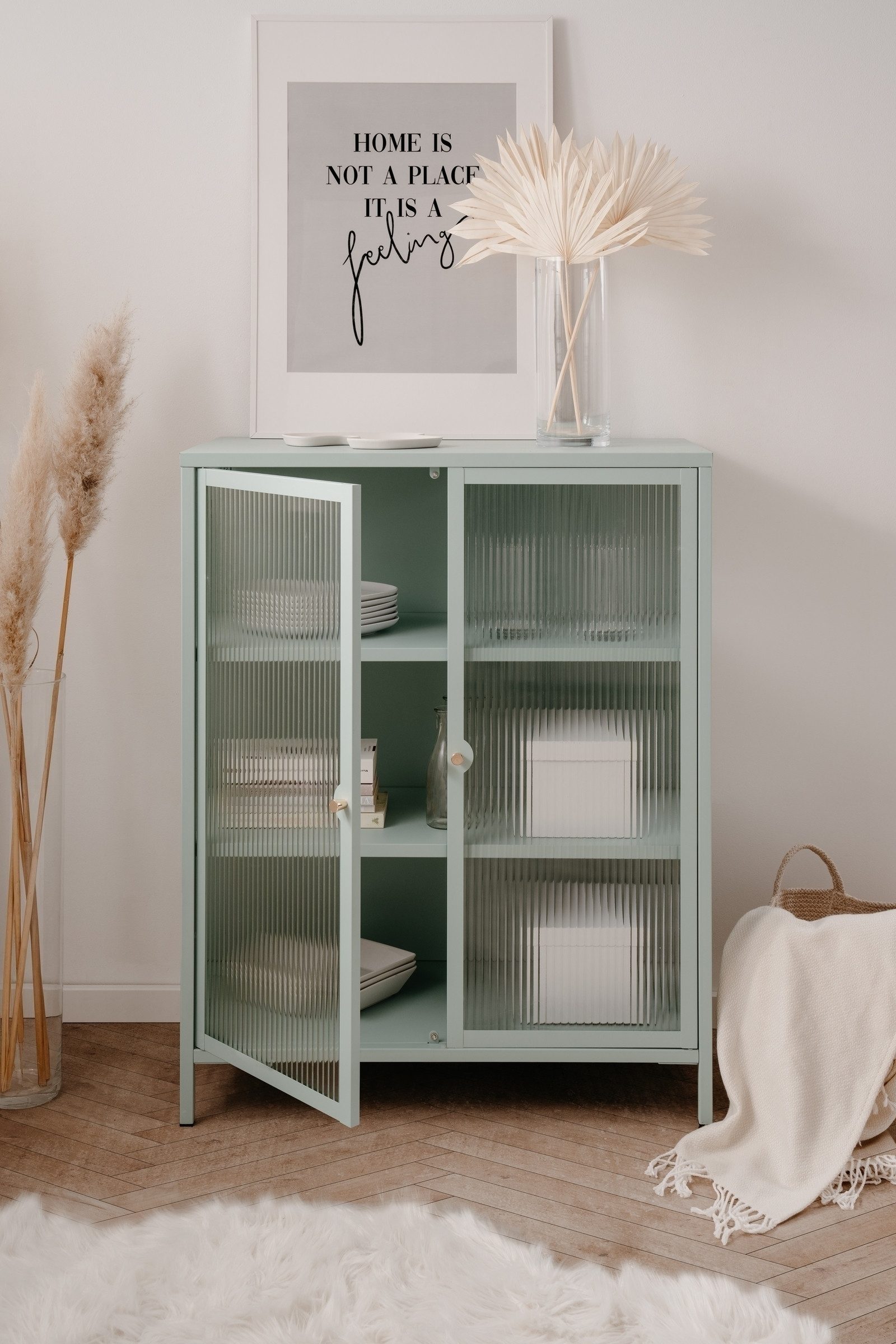 Finori Vitrine in mintgrün, Stahl - 80x101,5x40cm (BxHxT)