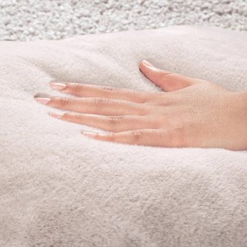 TeppichHome24 Dekokissen Flauschiges Kissen mit waschbarem Bezug in beige