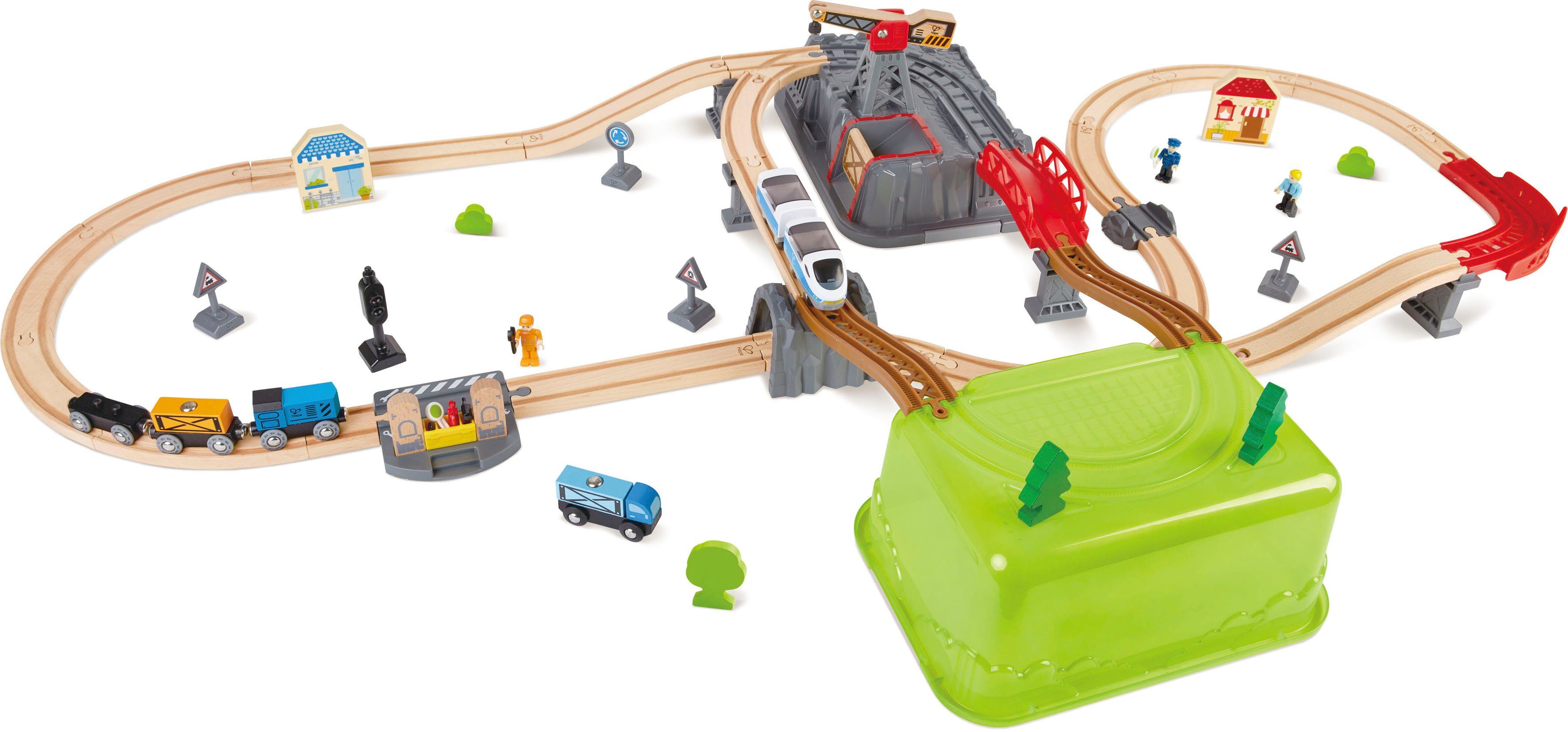 weltweit Holzspielzeug, Hape Wald Eisenbahn-Set, (Set), - Spielzeug-Eisenbahn FSC®- schützt achtförmig,