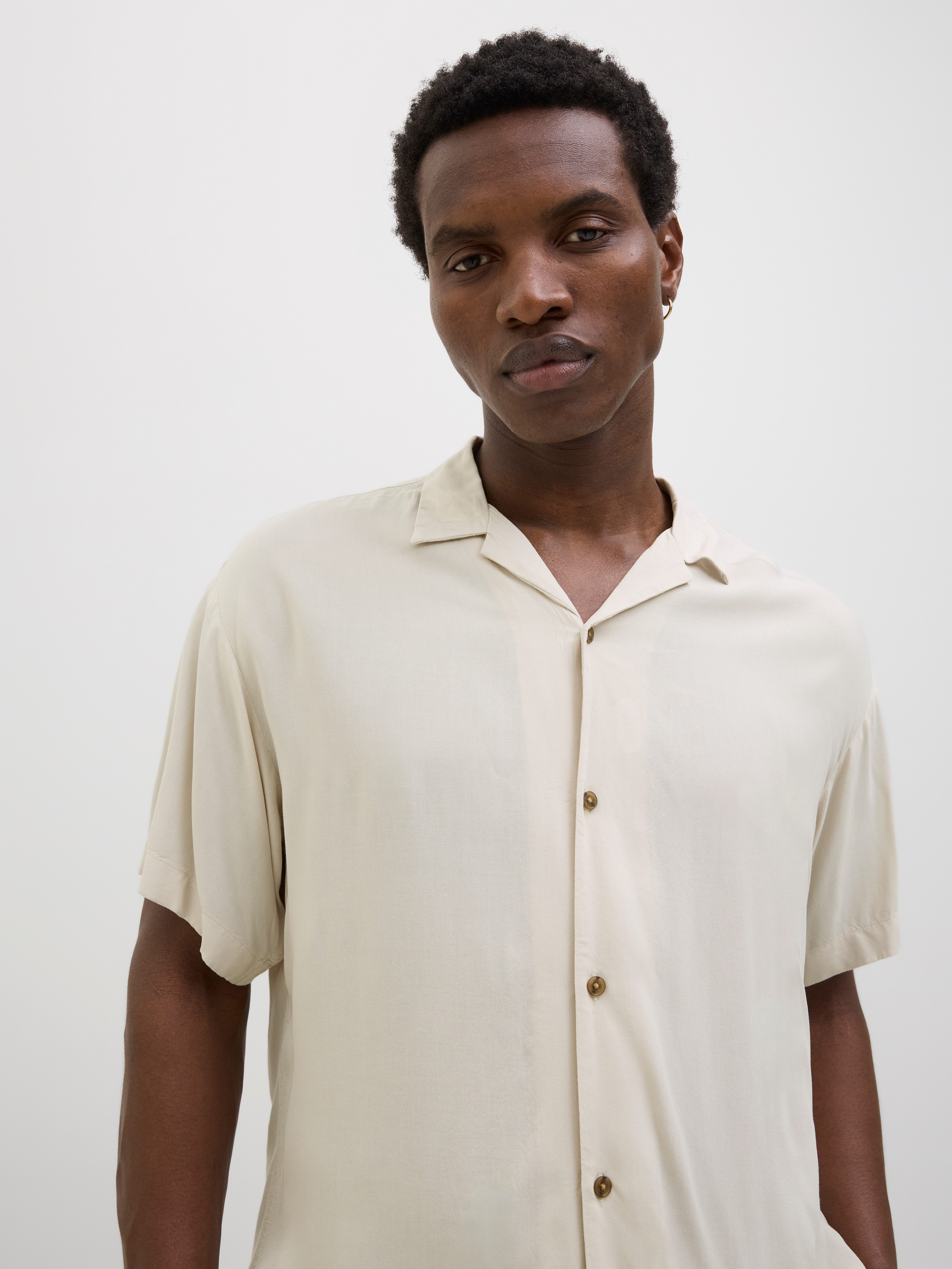 Jack & Jones Kurzarmhemd JJEJEFF SOLID günstig online kaufen