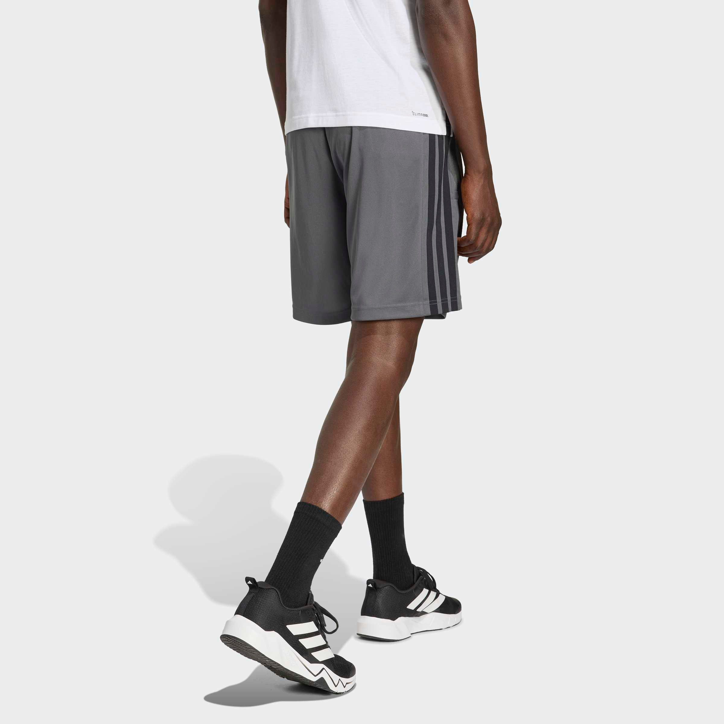 adidas Performance Shorts WORKOUT ESSENTIALS BASE 3-STREIFEN PIKEE-, 23 CM sportlicher Stil, für sportliche Aktivitäten, aus Polyester