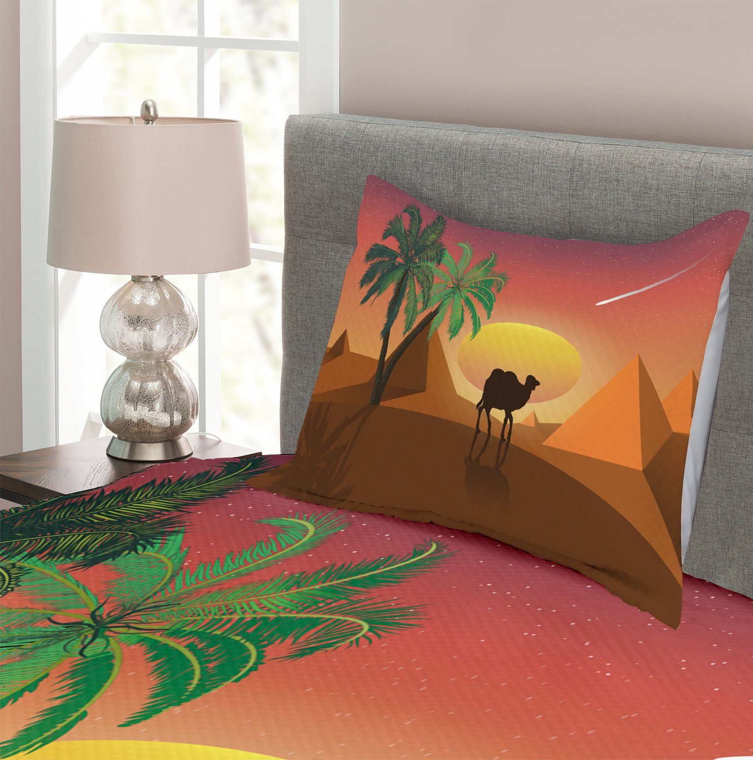 Tagesdecke Set mit Kissenbezügen Palmen und Oase Kamele Pyramiden Waschbar, Abakuhaus