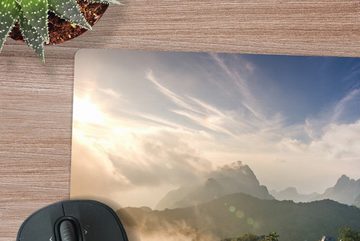 MuchoWow Gaming Mauspad Berg im Nebel (1-St), Mousepad mit Rutschfester Unterseite, Gaming, 40x40 cm, XXL, Großes