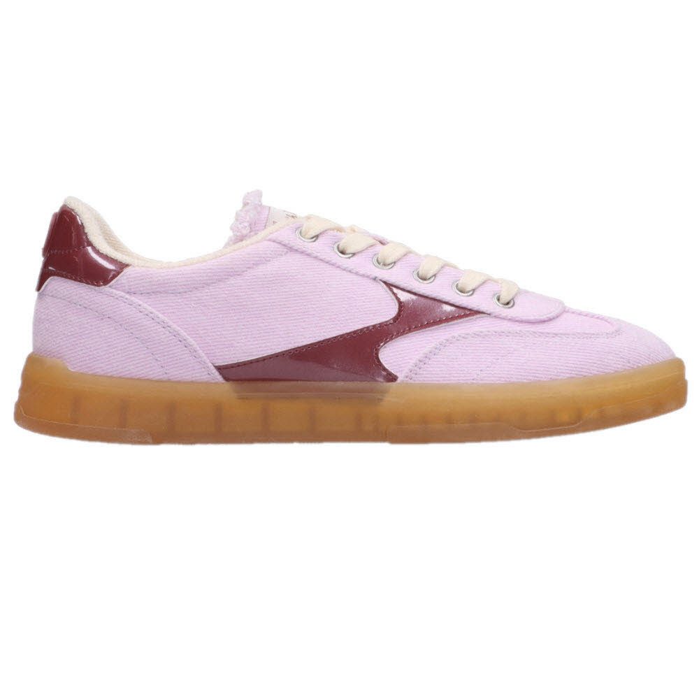 Nixie Sneaker