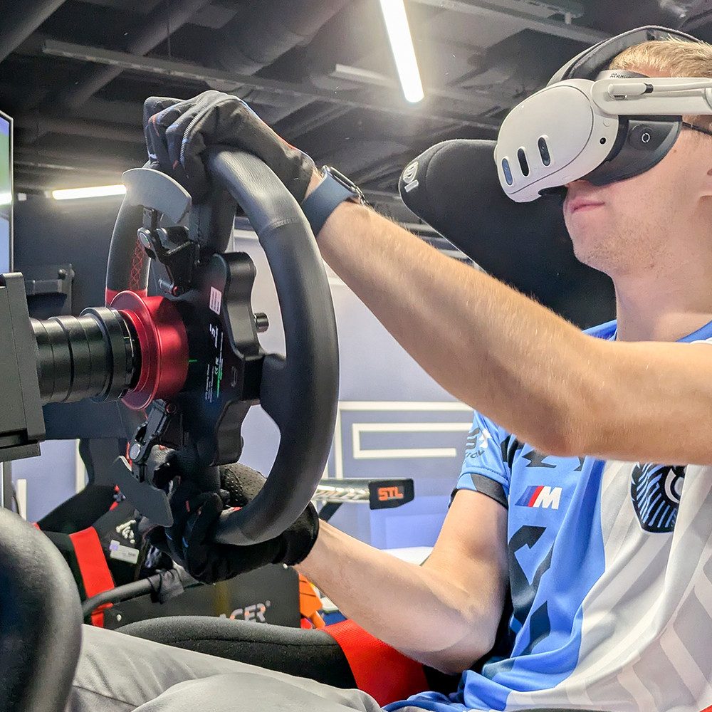 Jochen Schweizer Erlebnisgutschein VR Rennsimulator München (1 Std), Adrenalin pur im VR Rennsimulator