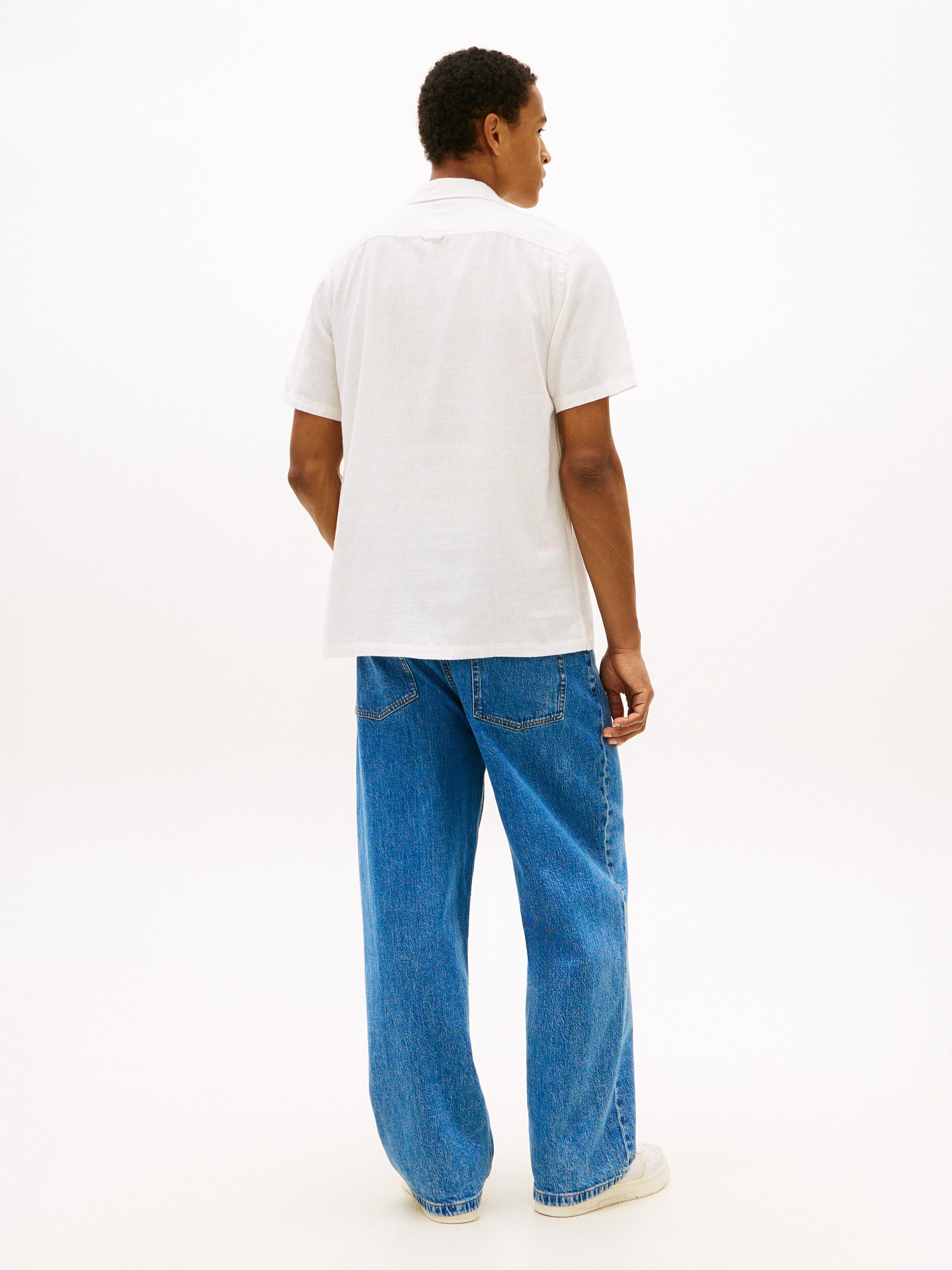 Tommy Jeans Leinenhemd TJM REGULAR LINEN BLEND CAMP mit Reverskragen – Bild 5 von 5