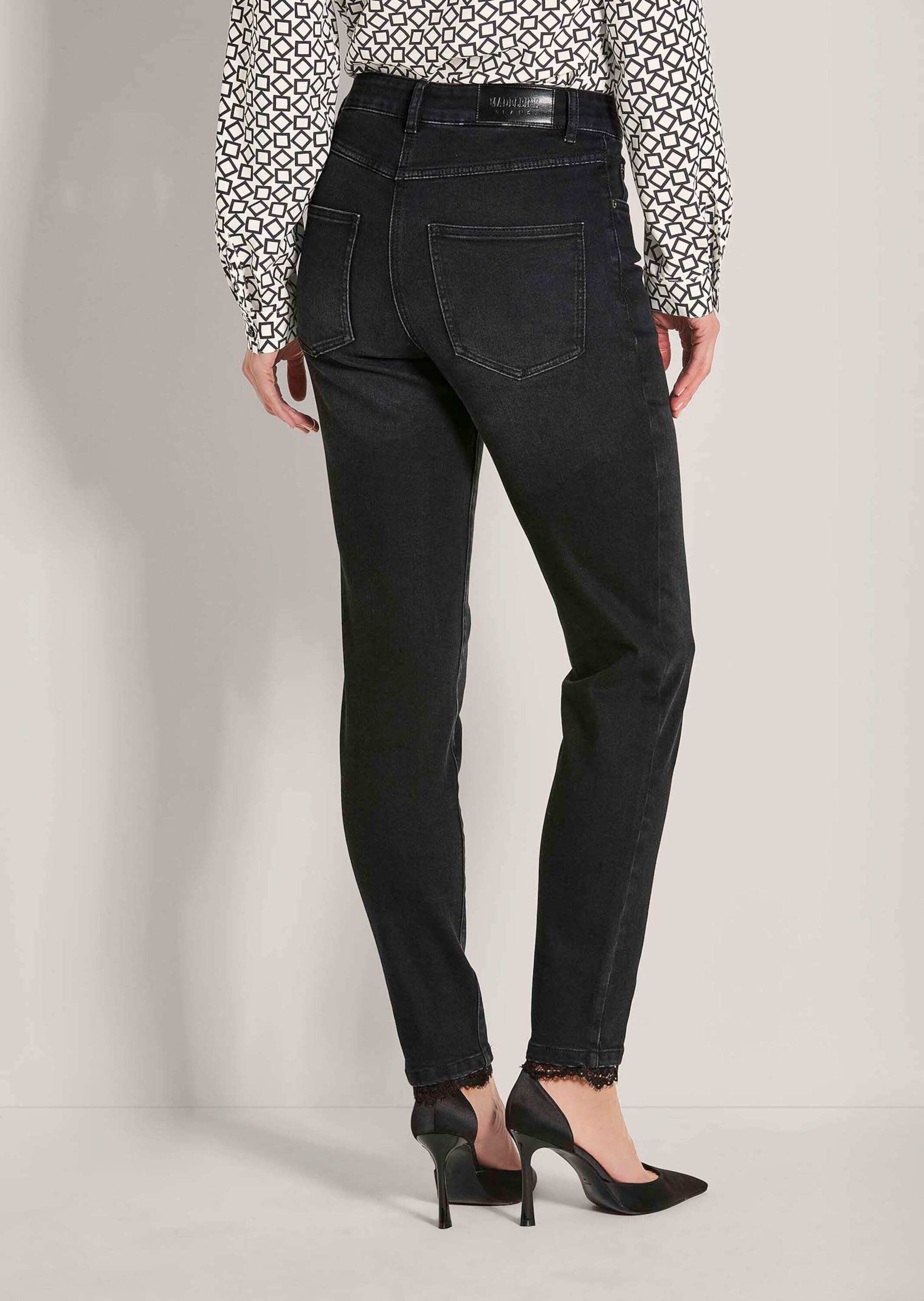 MADELEINE Gerade Jeans Kurzgröße: Slim Fit Five-Pocket-Hose Schmaler Schnitt mit Spitzenakzent am Saum