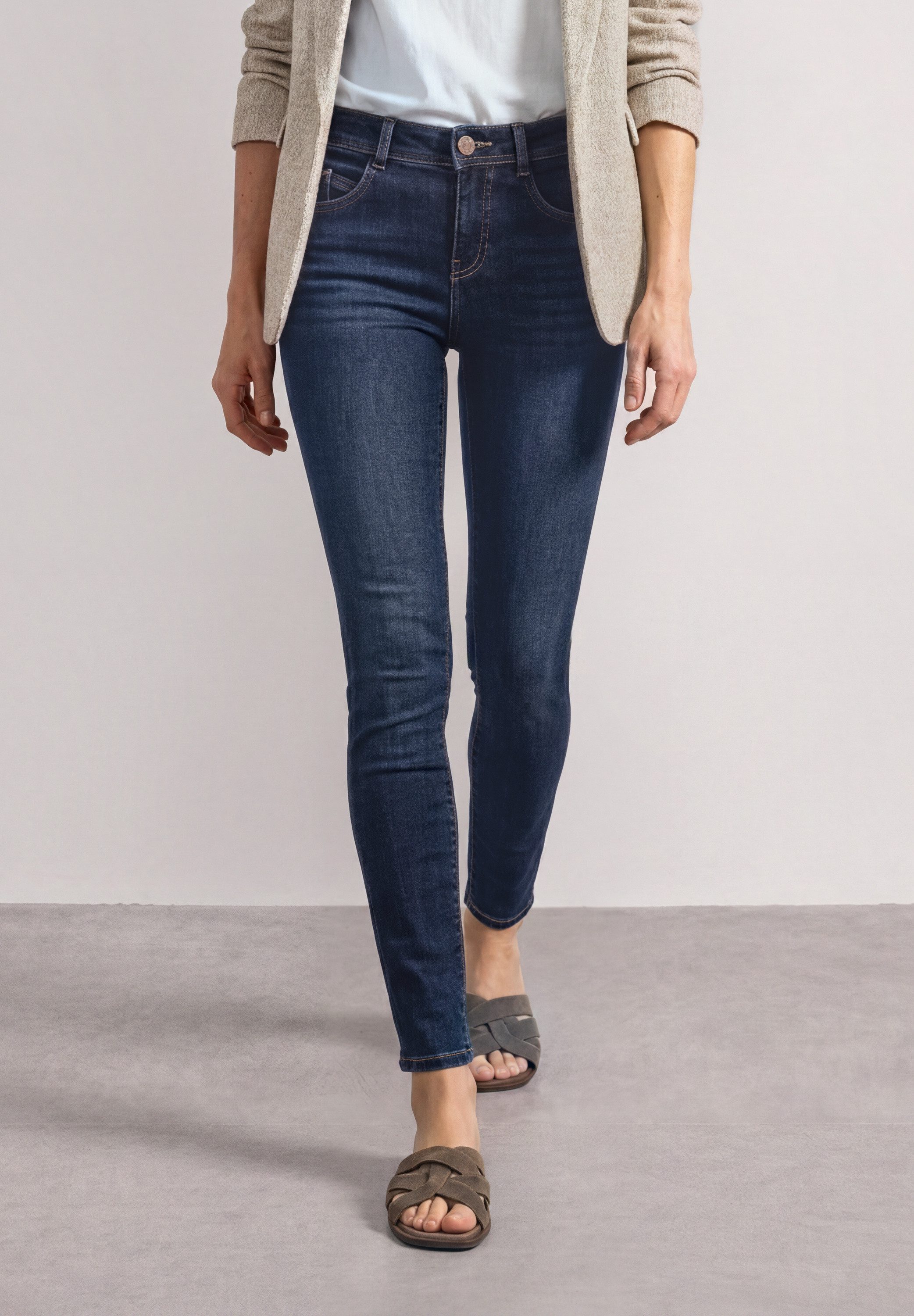 STREET ONE Comfort-fit-Jeans Middle Waist – Bild 2 von 5