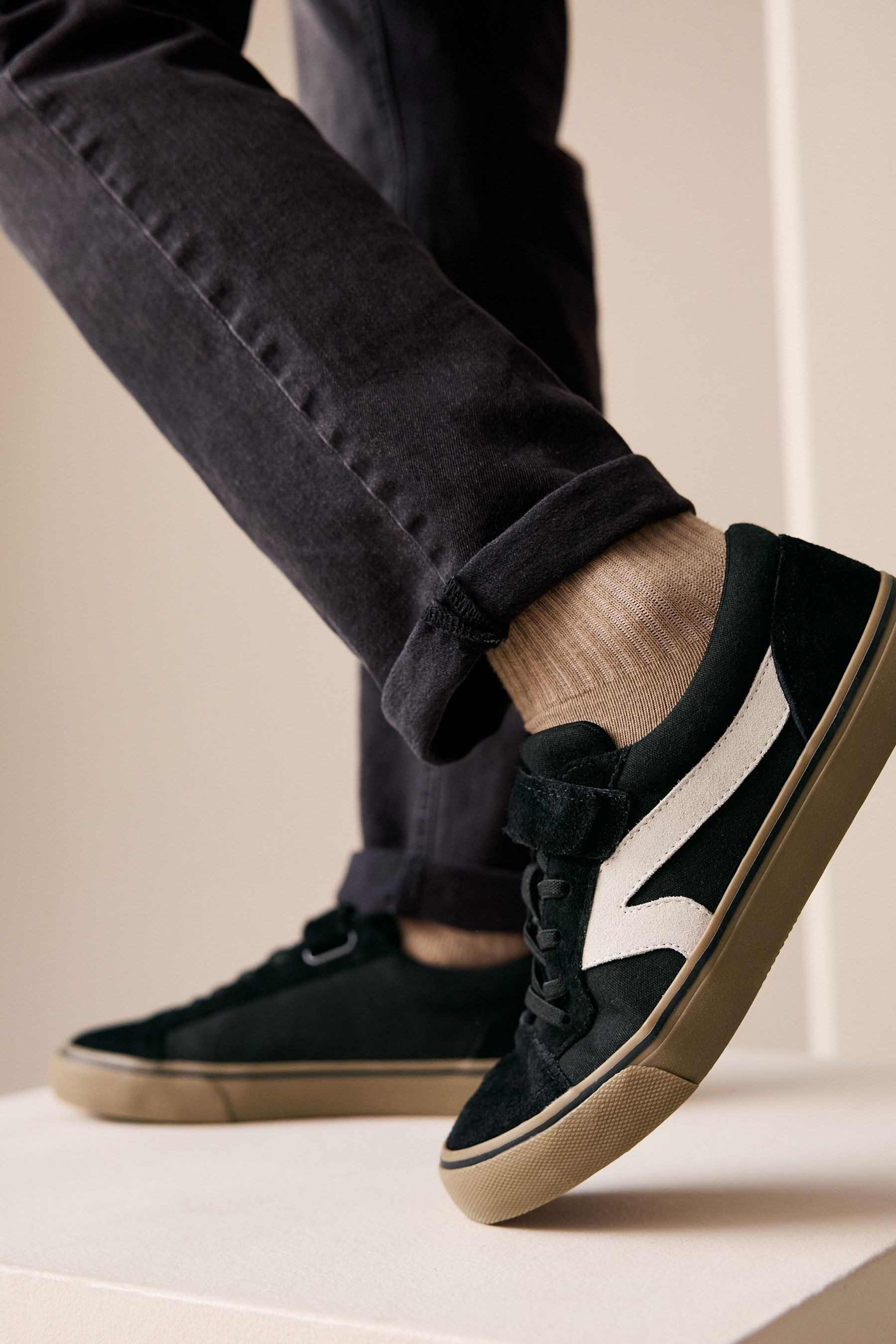 Next Sneaker mit Klettverschluss und Elastikschnürung Sneaker (1-tlg)