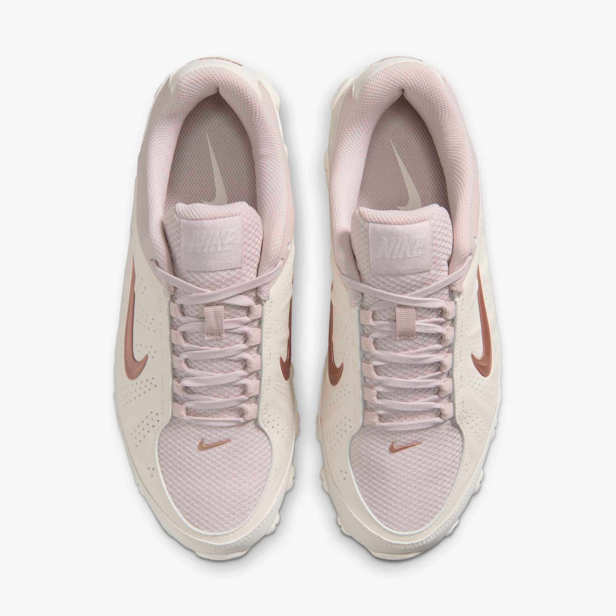 Nike Sportswear Reax 8 LTR Sneaker inspiriert vom Design des Nike Shox