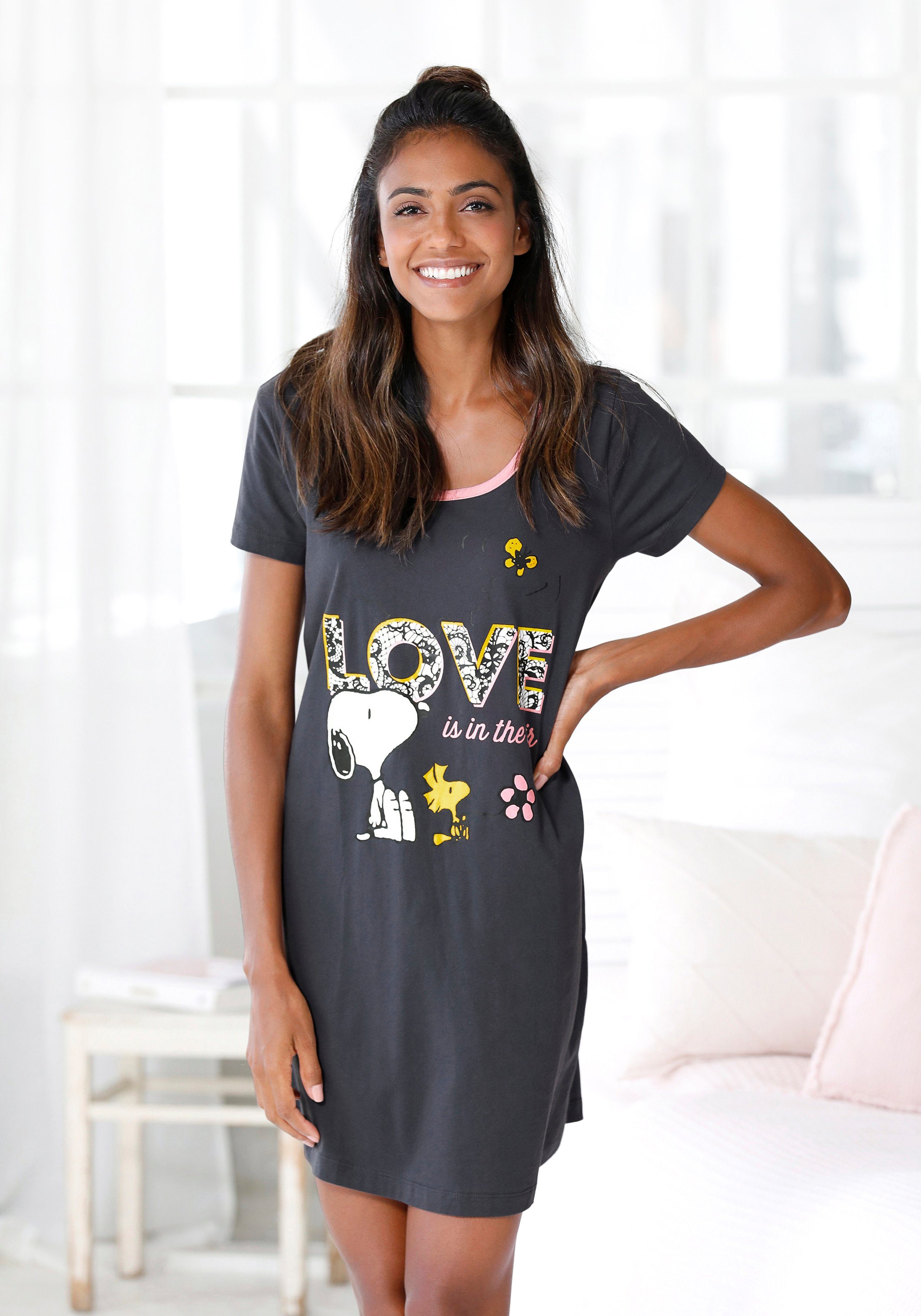 PEANUTS Sleepshirt mit großem Snoopy-Motiv