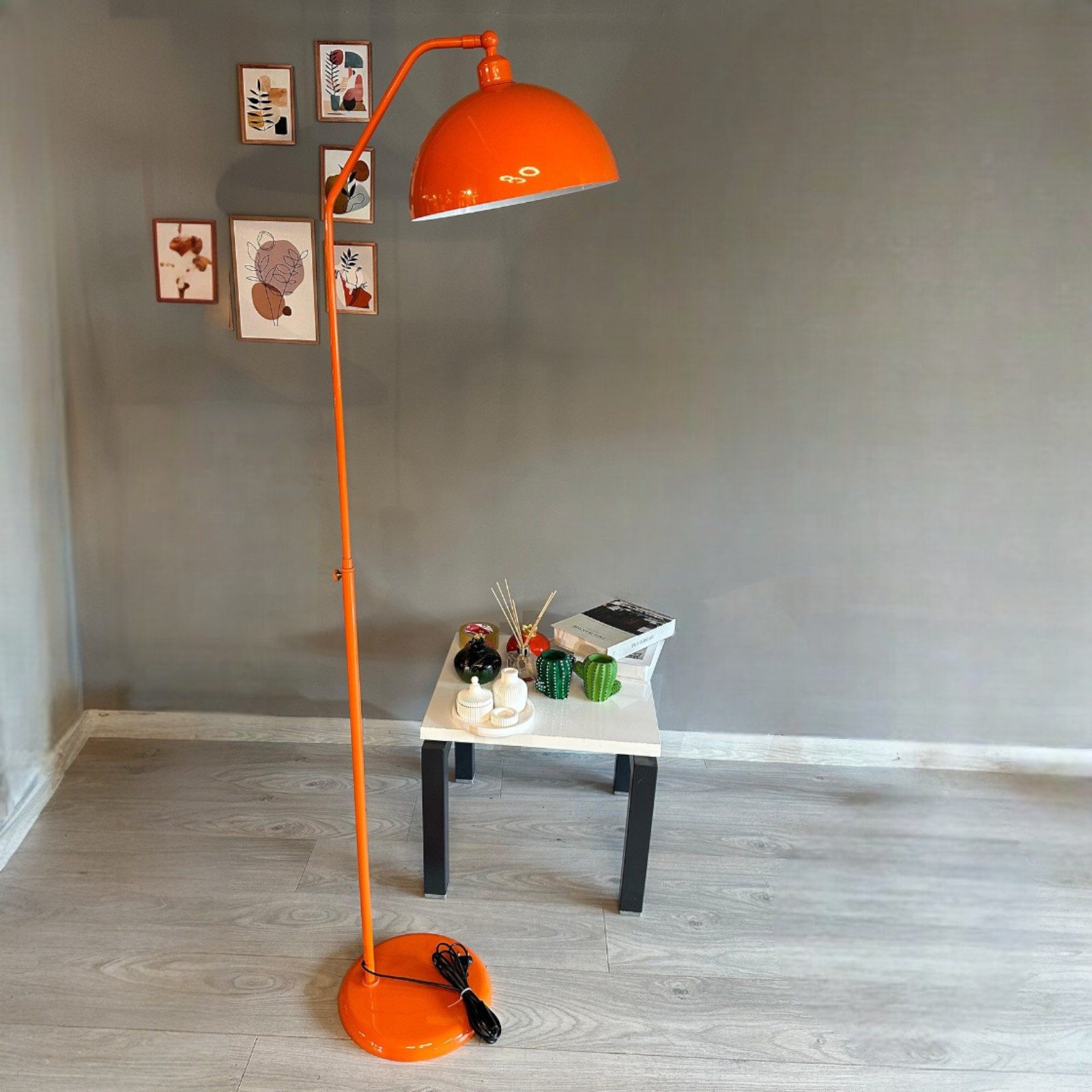 Bamyum Stehlampe Stehlampe mit beweglichem Kopf Moderne dekorative Stehlampe aus Metall, ohne Leuchtmittel, E27, verstellbarer Lampenschirm, Stehluchte mit Ablage