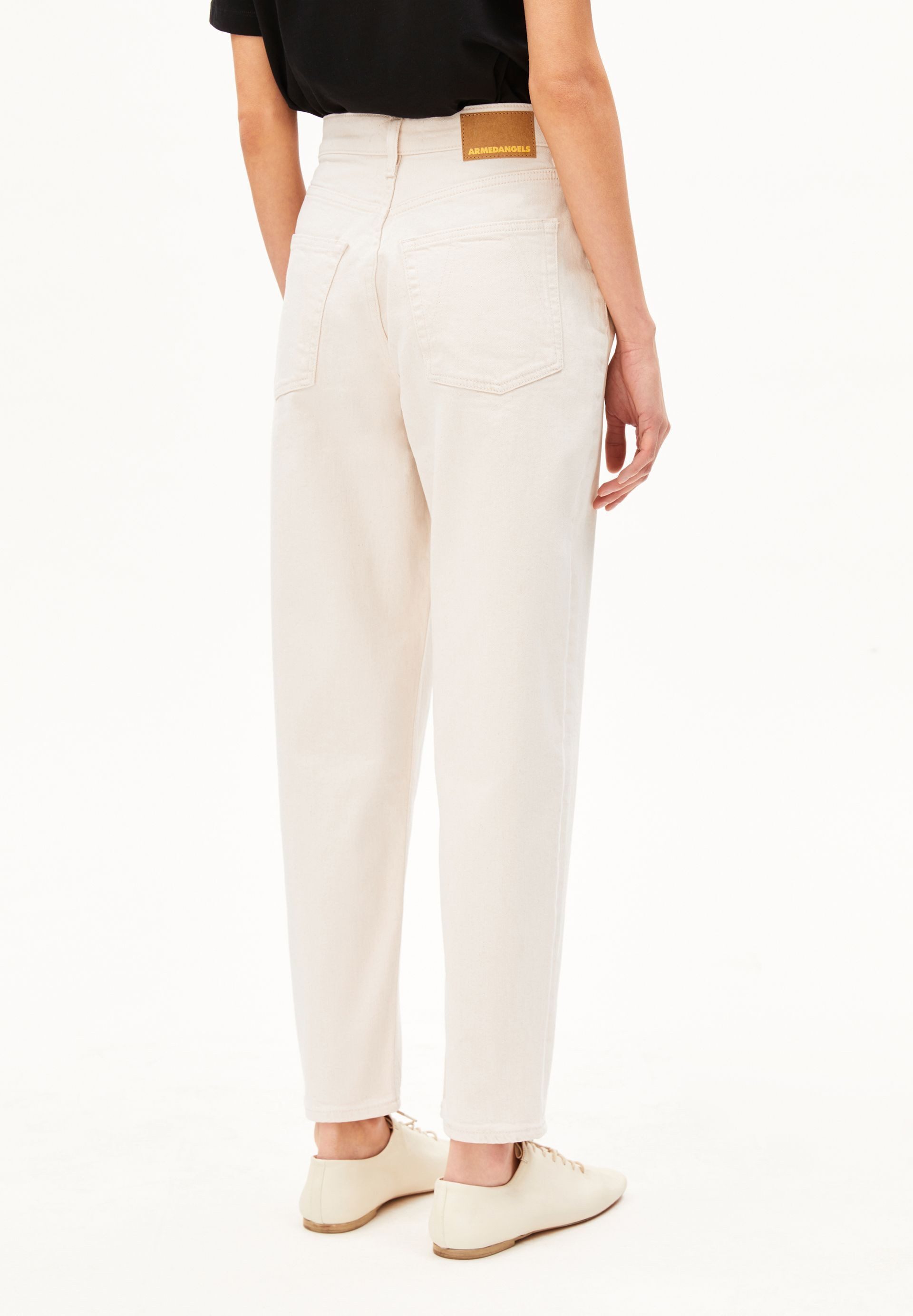 Armedangels Mom-Jeans MAIRAA recyceltem Baumwoll-Mix Comfort Stretch (Comfort-Stretch) High waist – Bild 4 von 5