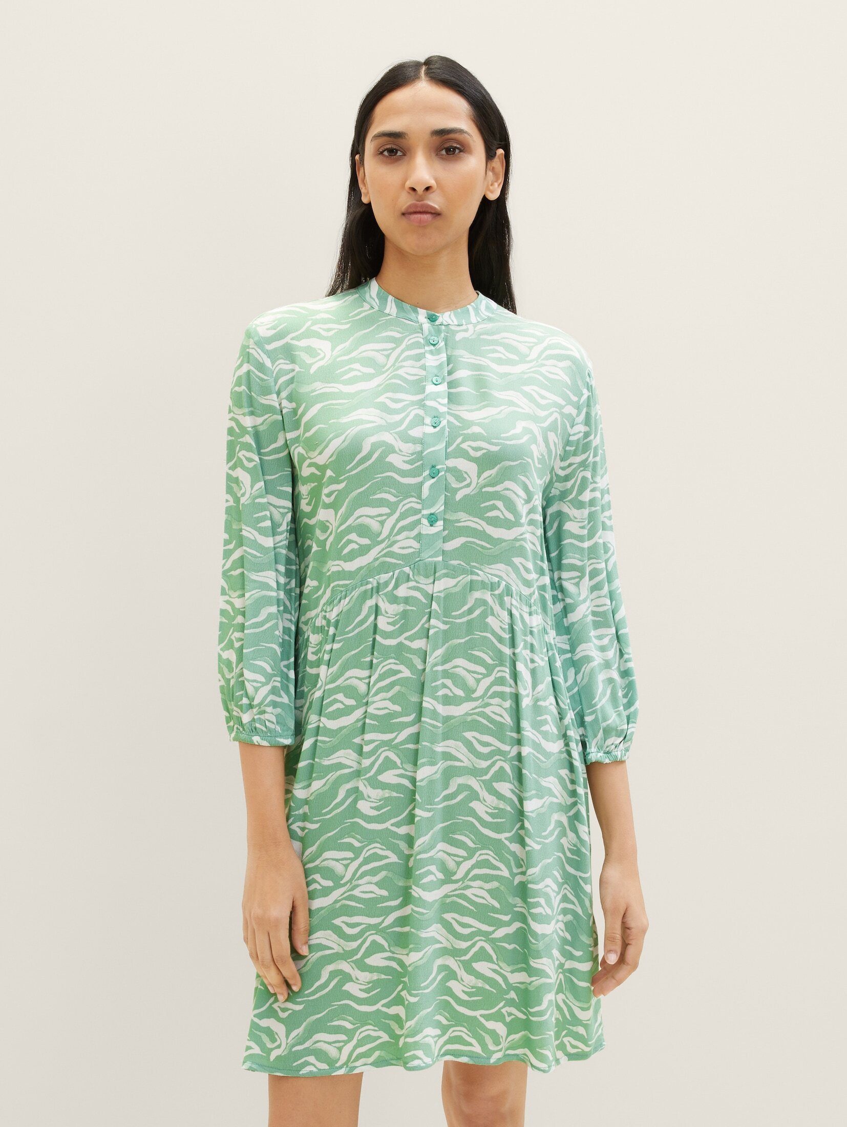 small Allover-Print wavy Kleid Jerseykleid TAILOR design TOM green mit