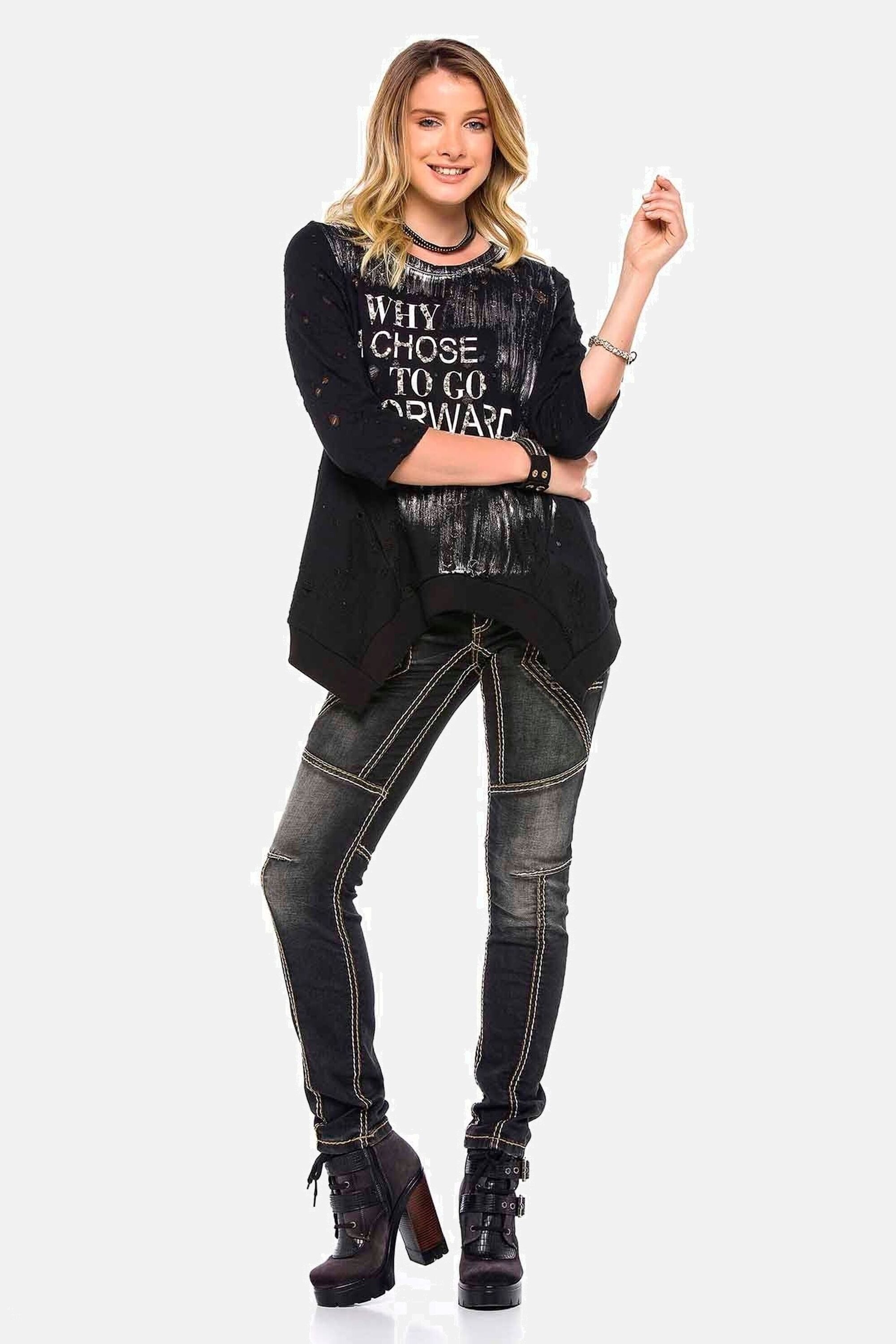 Cipo & Baxx Slim-fit-Jeans Jeans mit extravagantem Nahtdesign, WD382