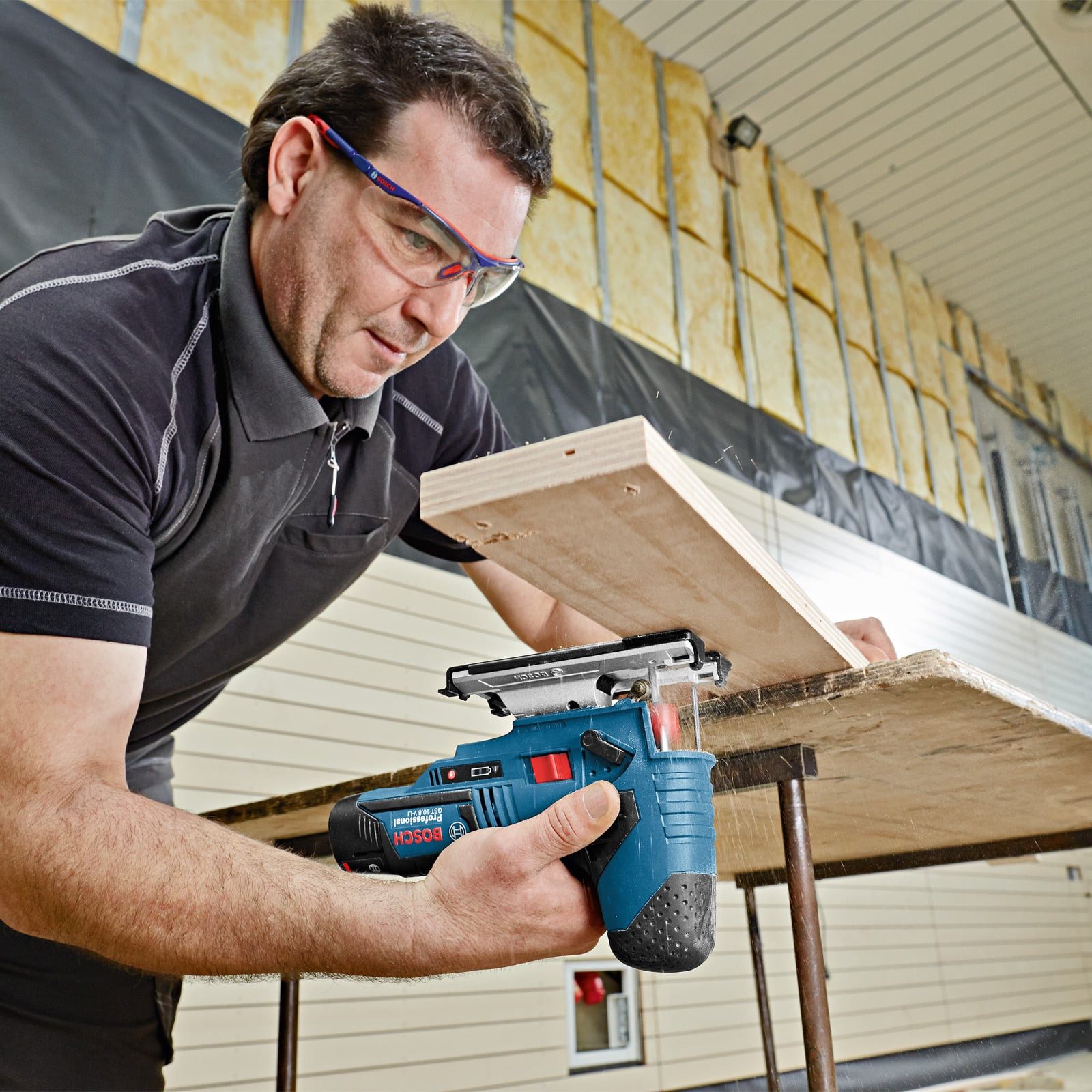 BOSCH Akku-Stichsäge Bosch Akku-Stichsäge GST 12V-70 / 2x 2,0 Ah Akku + Ladegerät in L-Boxx