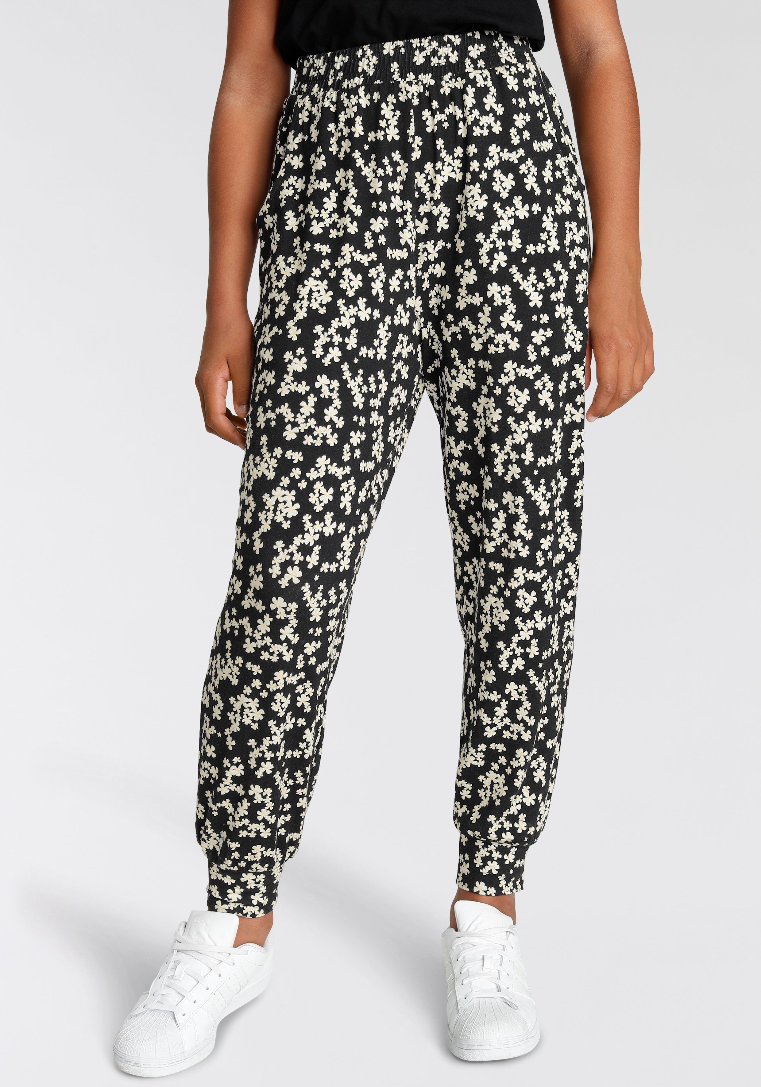KIDSWORLD Haremshose Viskosehose allover gemustert mit Blumen bedruckt