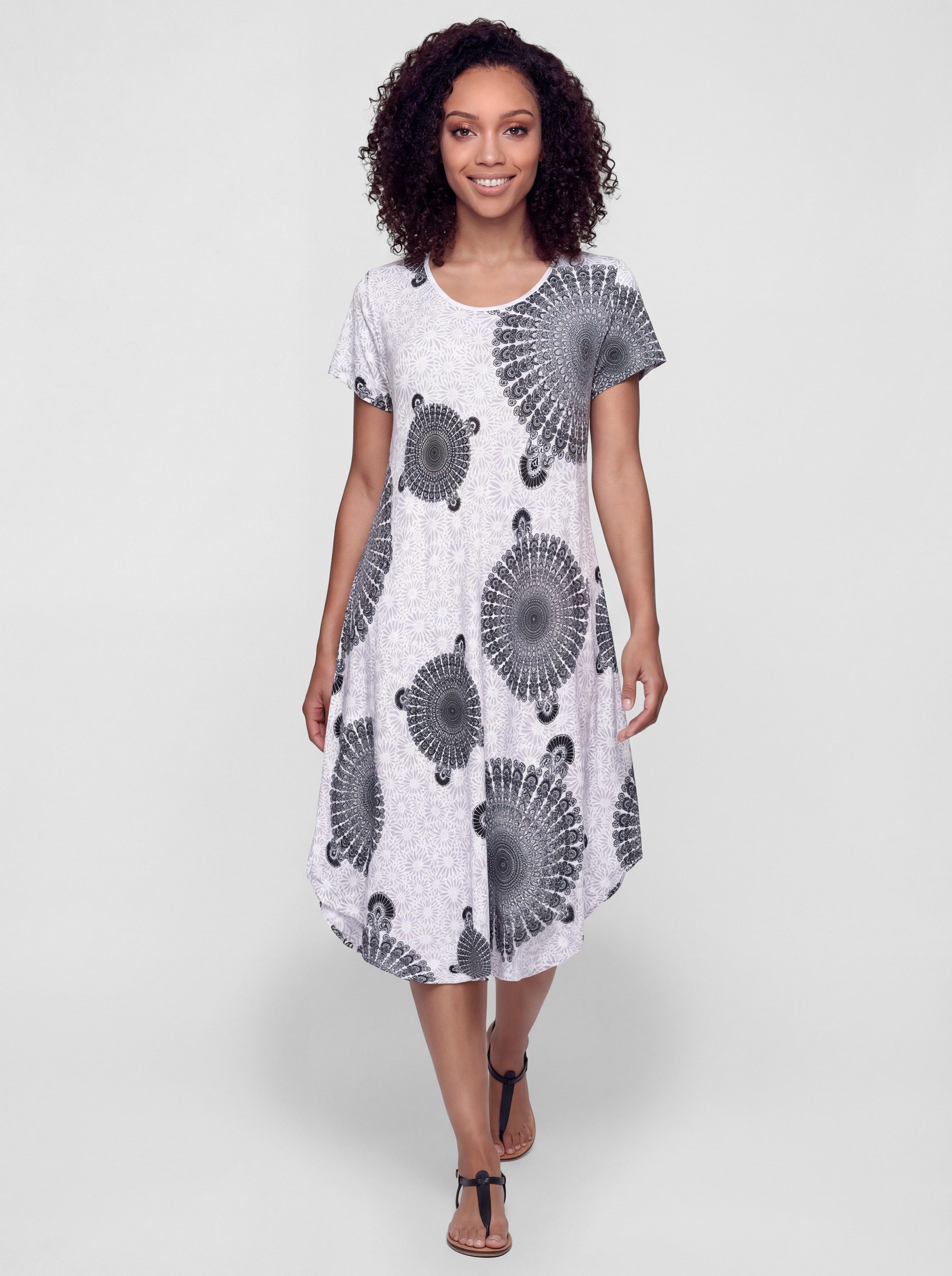 Sommerkleid Luftiges Strandkleid mit asymmetrischem Saum