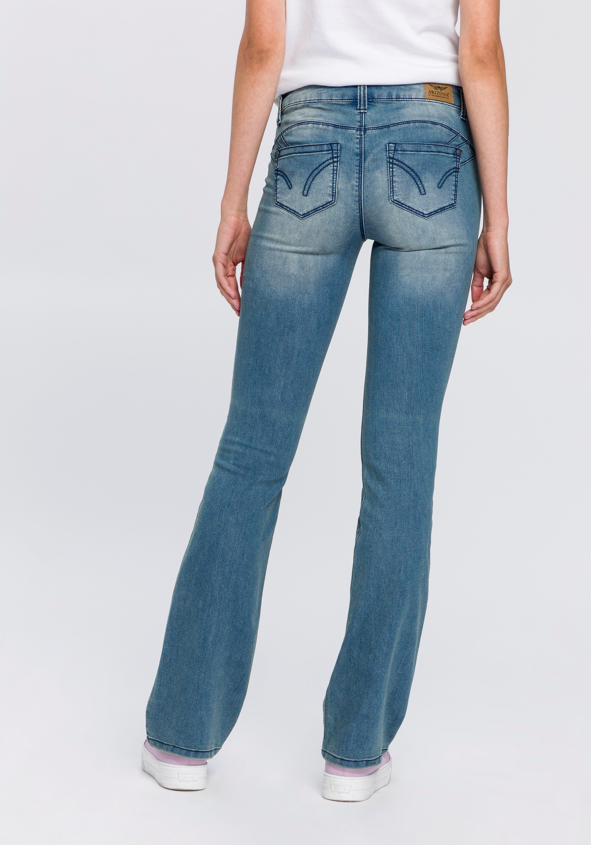 Arizona Bootcut-Jeans Shaping bootcut, Kontrastnähte, Used-Look-Waschung, günstig online kaufen