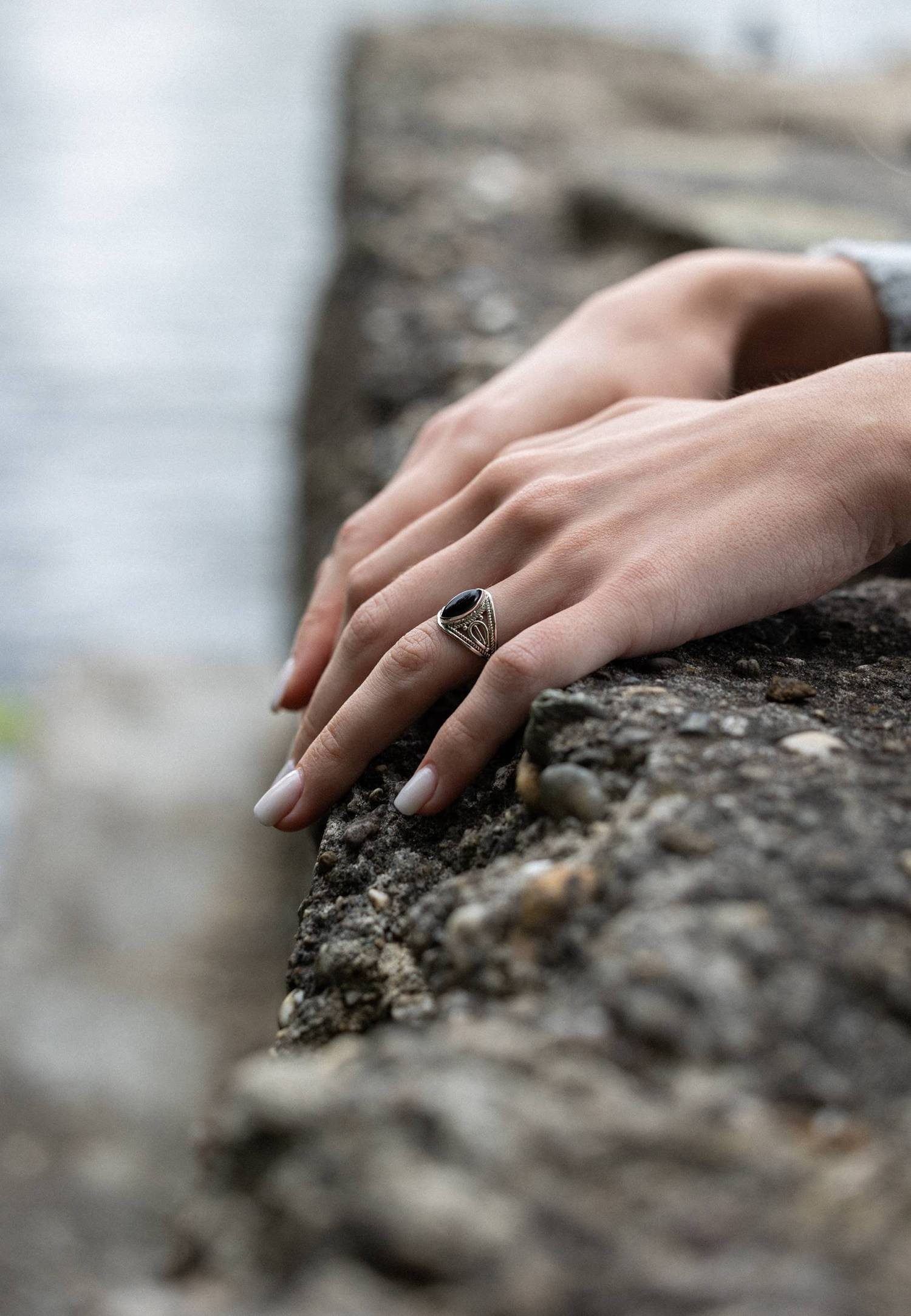 mantraroma Silberring DAHAB Ellipse aus 925 Silber mit Onyx (Ring mit Schmuckbeutel), Damenring aus 925er Silber
