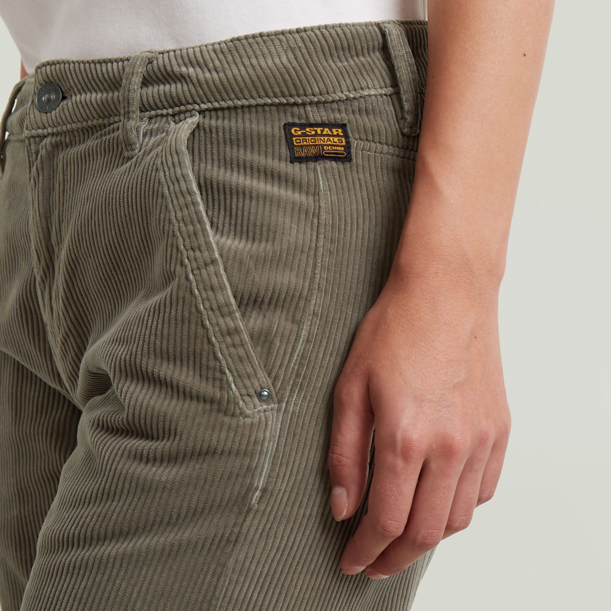 G-STAR Chinohose Kate Chino Boyfriend mit Relaxed Fit an Hüfte und Oberschenkeln