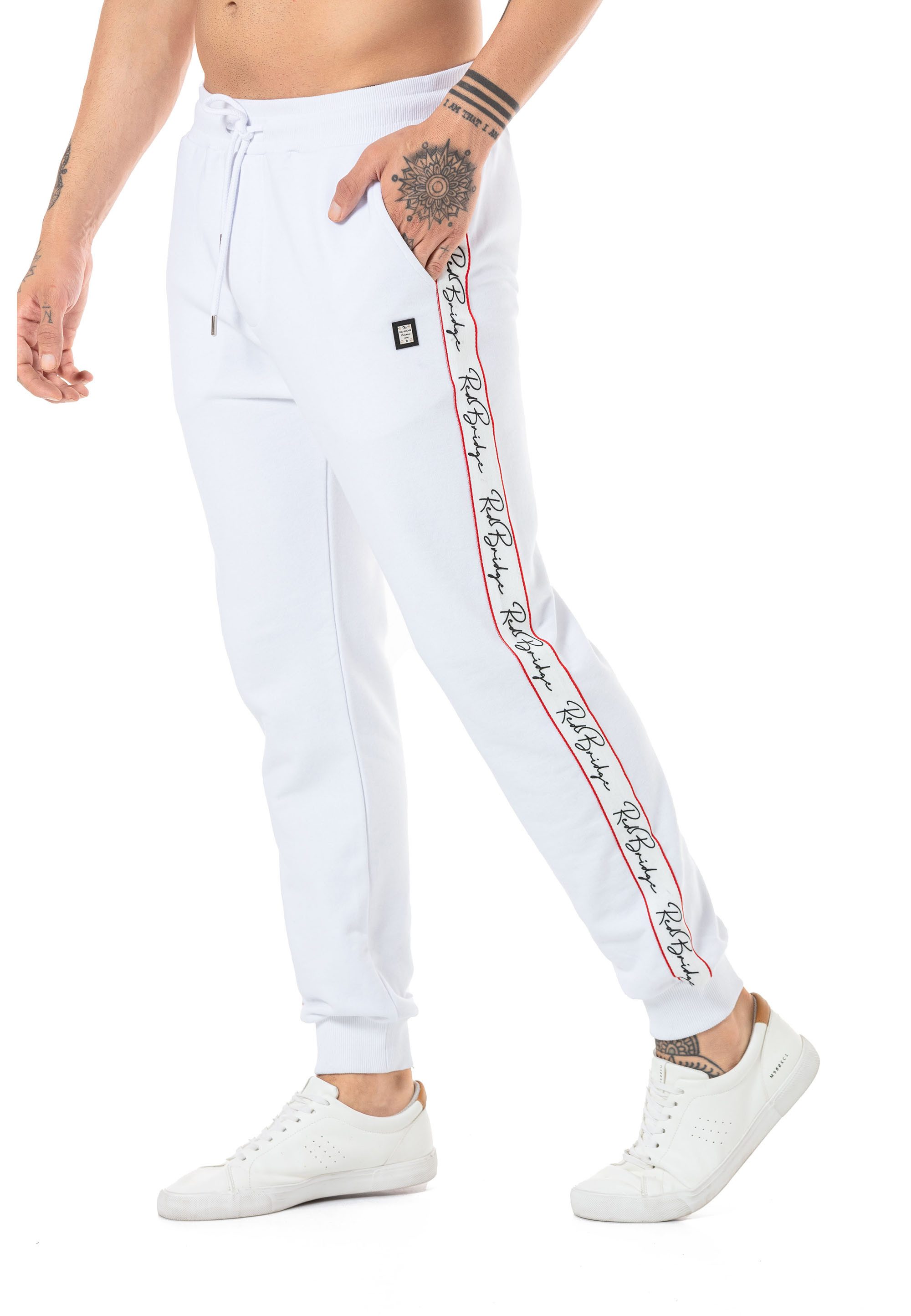RedBridge Jogginghose mit Seitenstreifen Sportlicher Look mit bequemem Schnitt