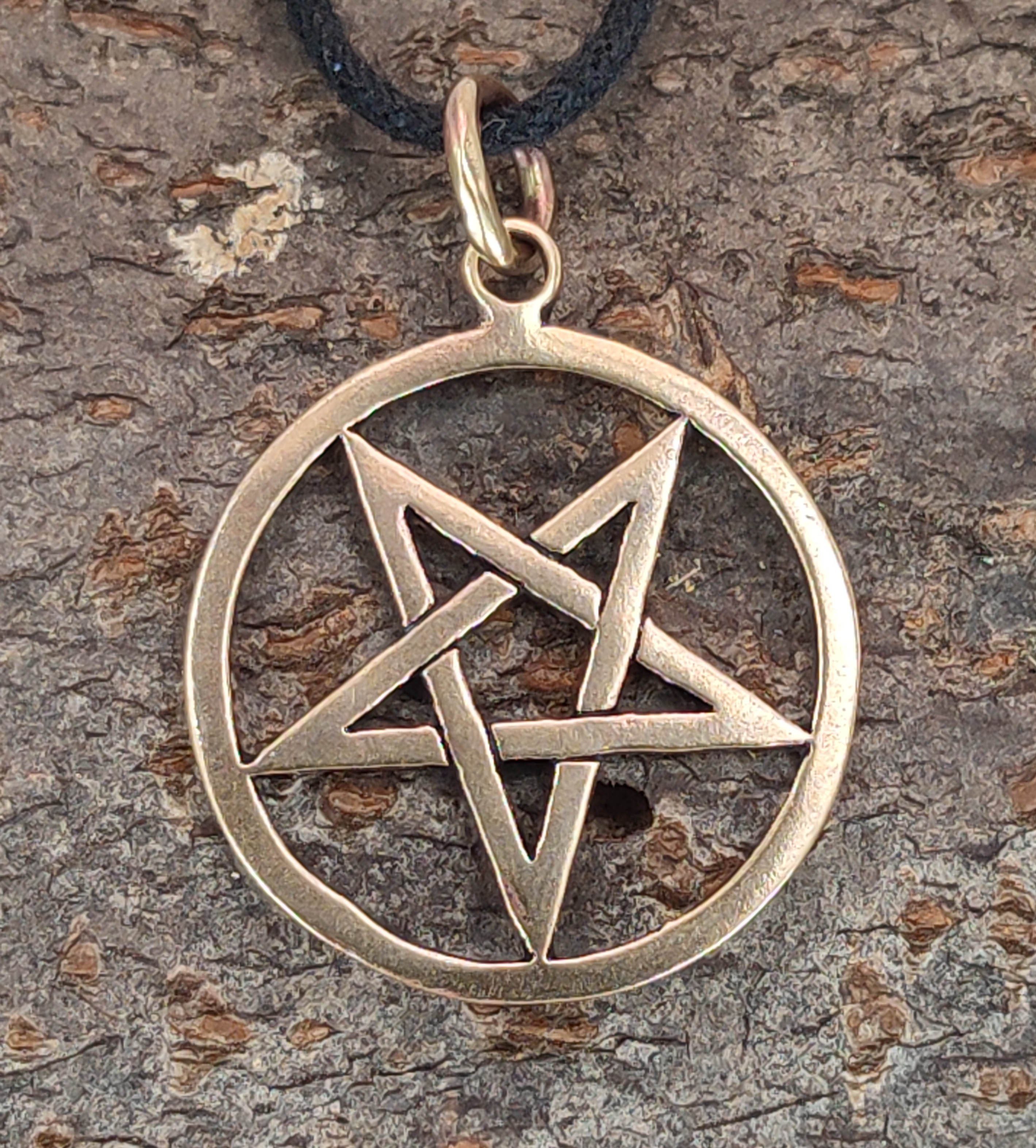 Anhänger Kettenanhänger Kiss Teufel Drudenfuß Leather Pentagramm of Satan schwarze Bronze Magie Pentacle