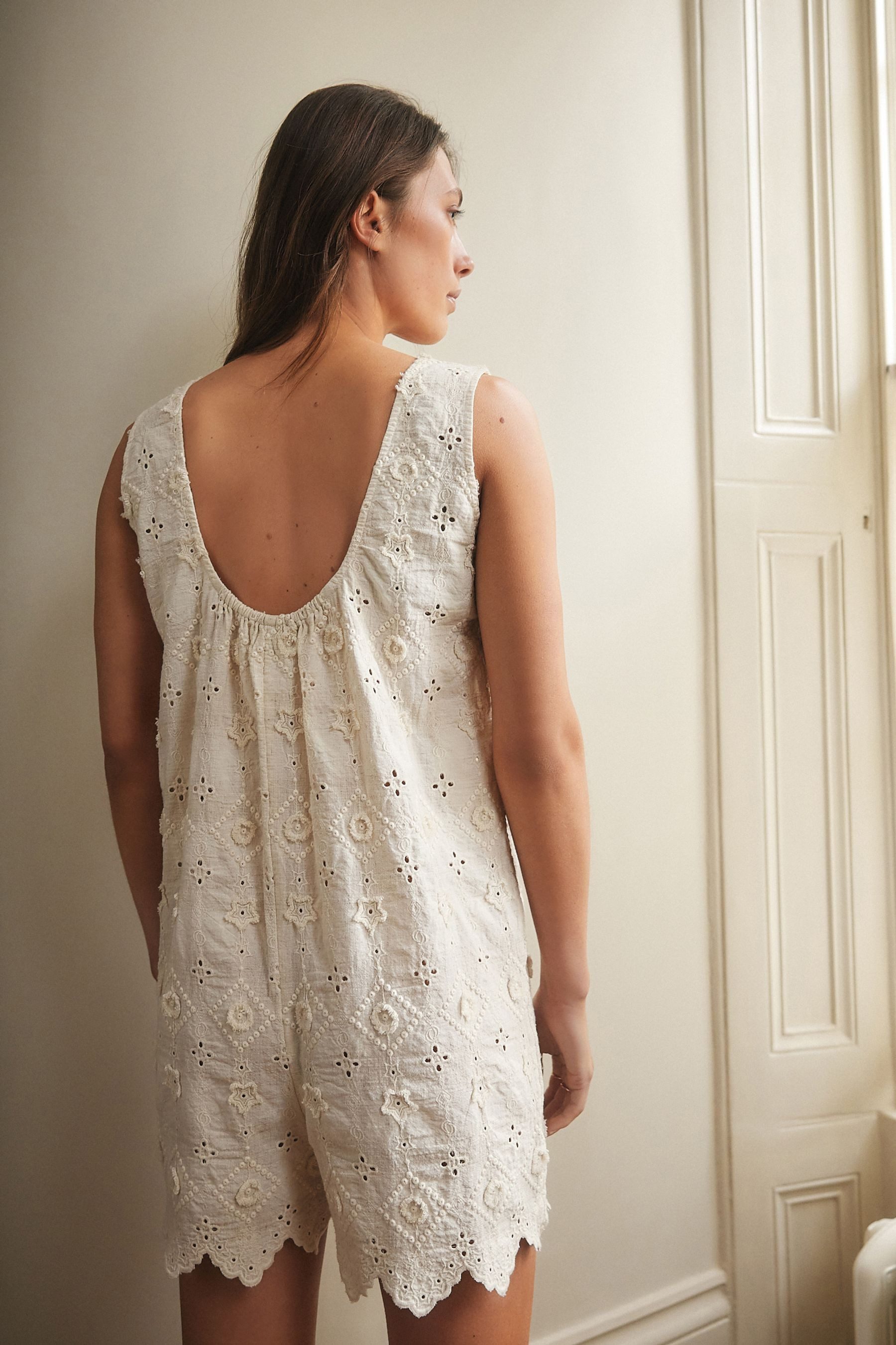 Next Schlafoverall Bestickter Playsuit (1-tlg)