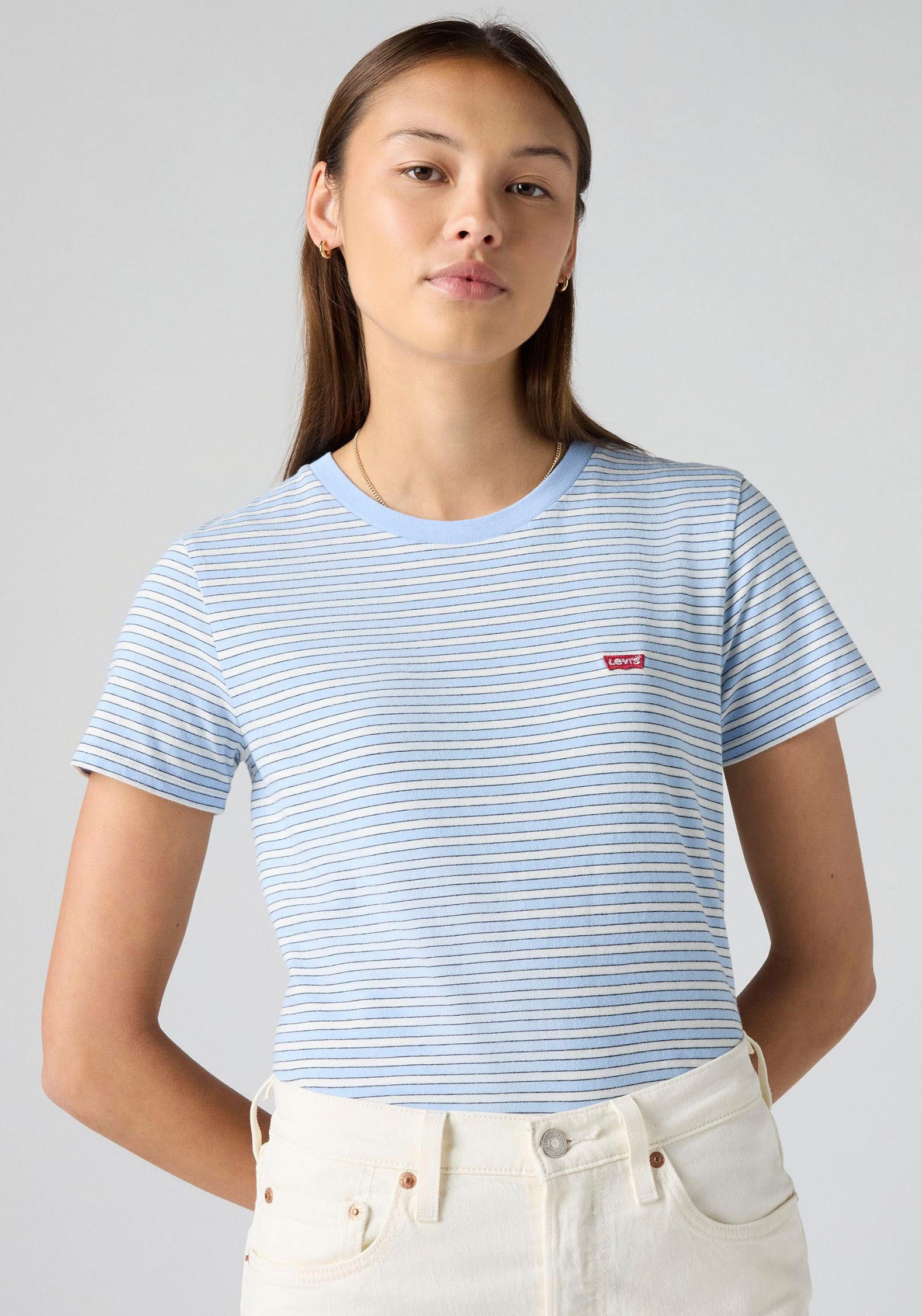 Levi's® T-Shirt PERFECT TEE mit kleiner Logo-Stickerei