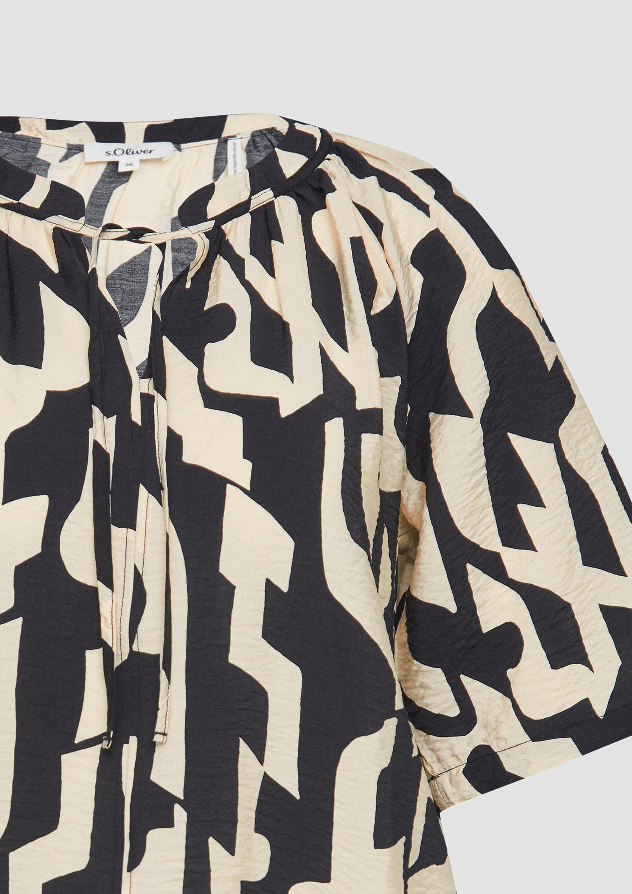 s.Oliver Kurzarmbluse Bluse Strukturierte Bluse mit Halbarm im O-Shape