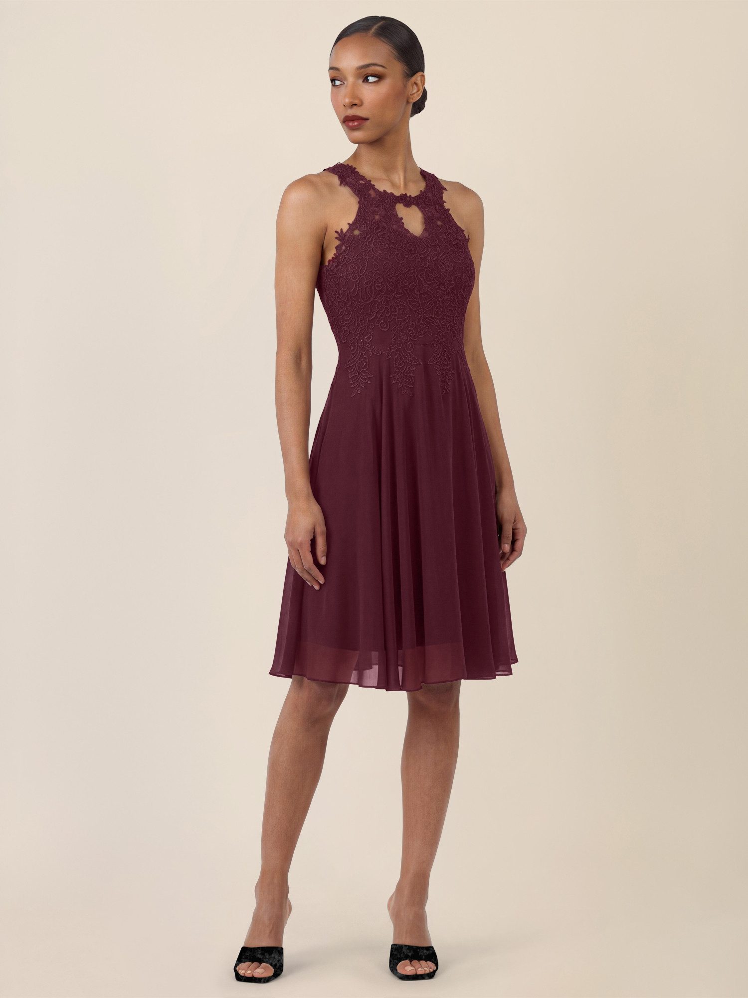 Apart Cocktailkleid mit floraler Spitzenpracht günstig online kaufen