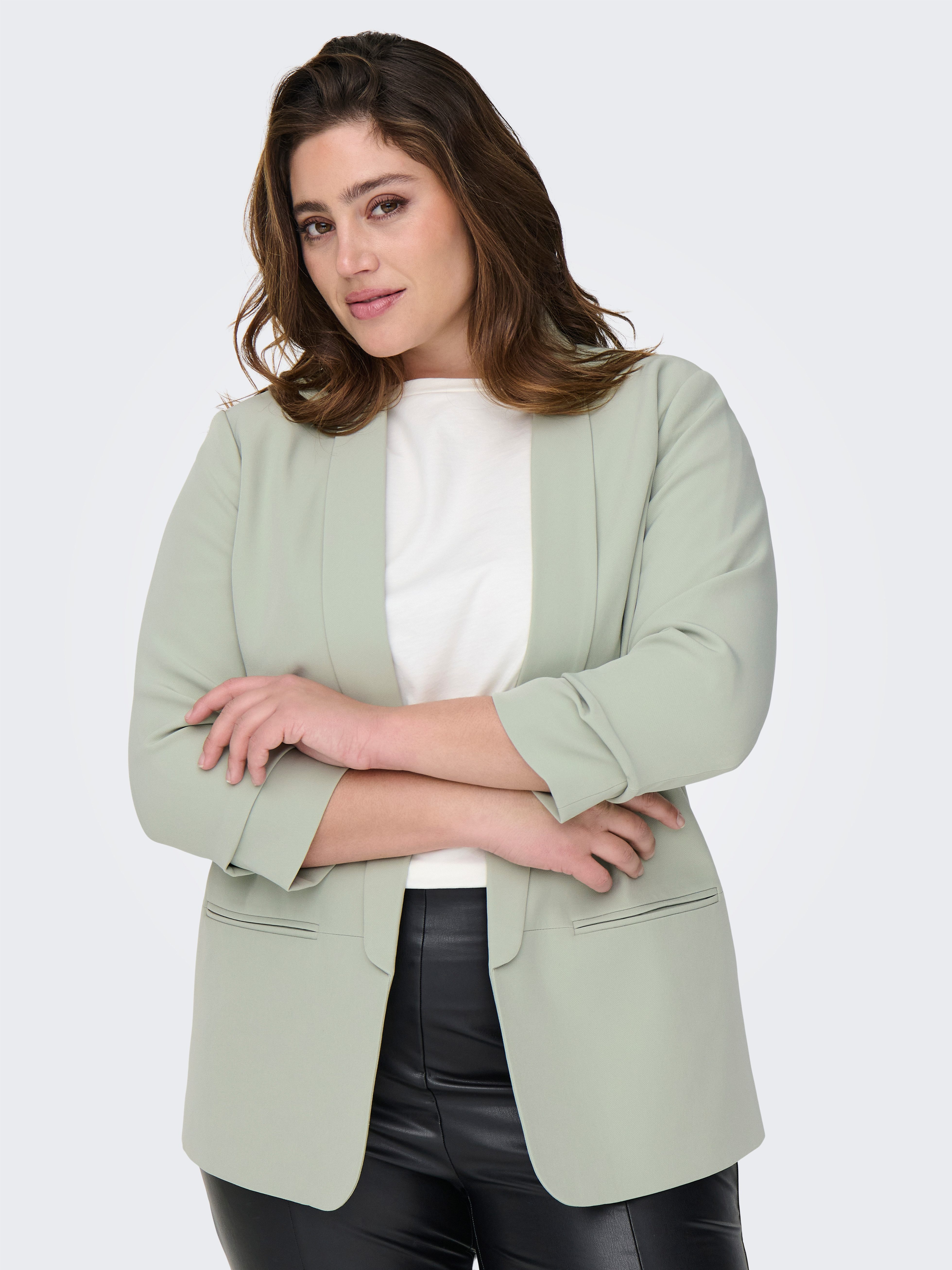 ONLY CARMAKOMA Kurzblazer CARELLY 3/4 LIFE BLAZER WVN Kunstfaser mit Stretch