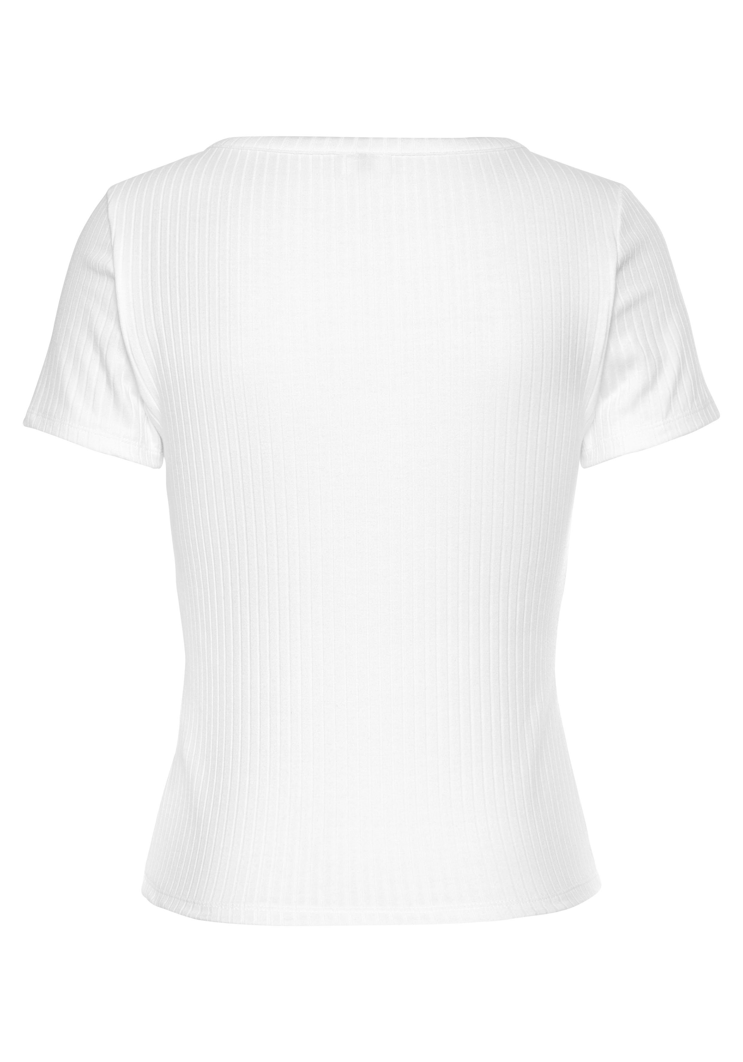 LASCANA Kurzarmshirt aus Rippware mit Zierknopfleiste figurbetontes T-Shirt, Rippshirt mit V-Ausschnitt, elastische Rippware – Bild 4 von 5