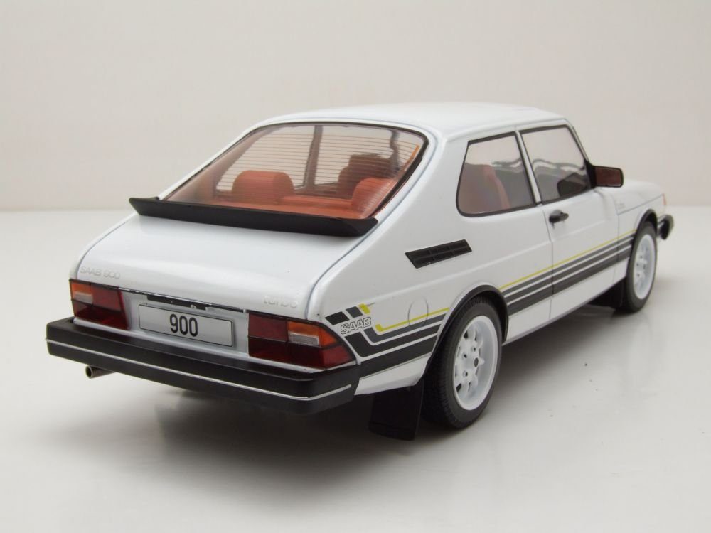 Saab 900 Turbo 1981 Blanche - MCG 1/18 - Métal - Collection Neuve