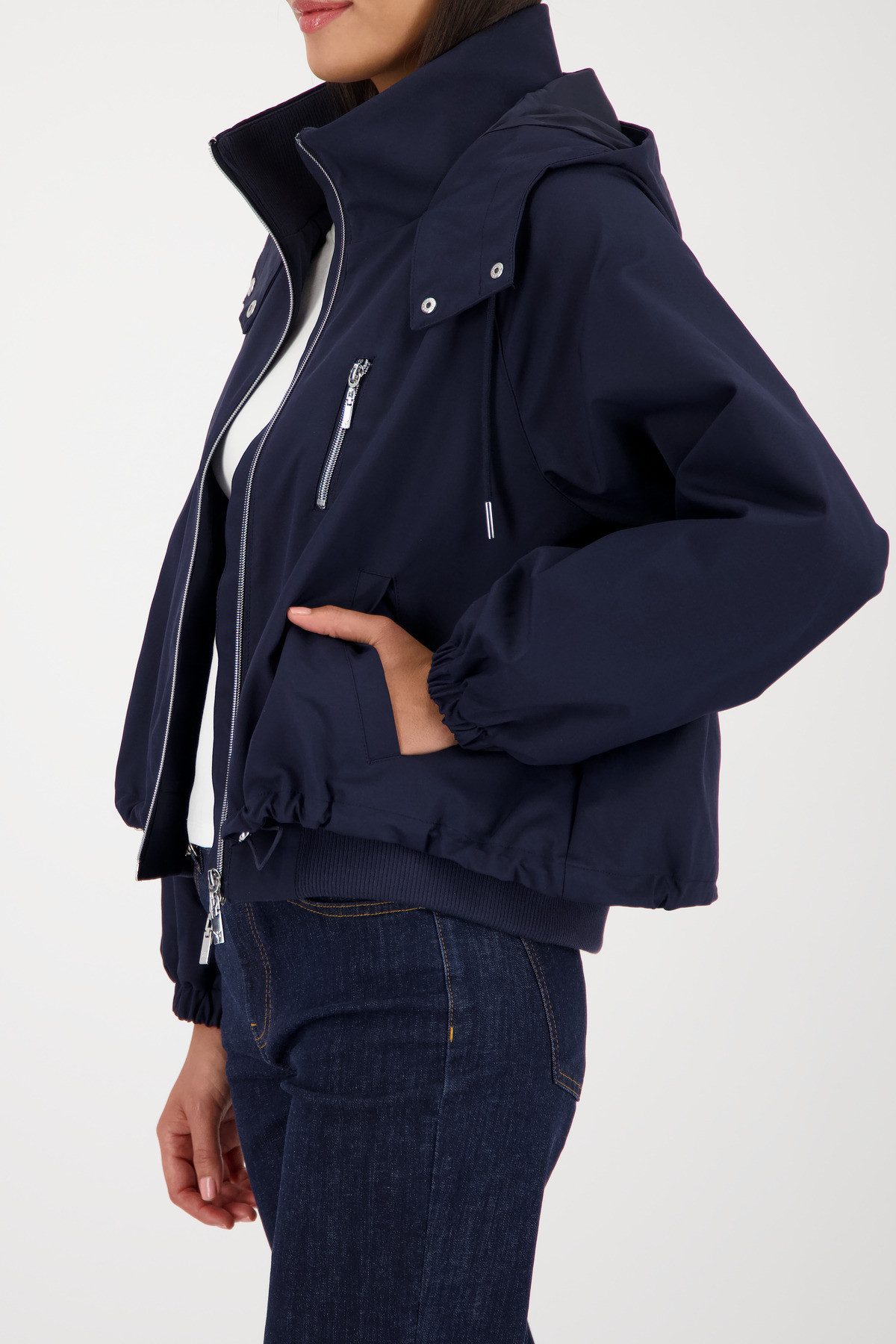 Monari Outdoorjacke Stehkragen, Oversized Fit, Ripp-Details an Kragen und Bodysaum