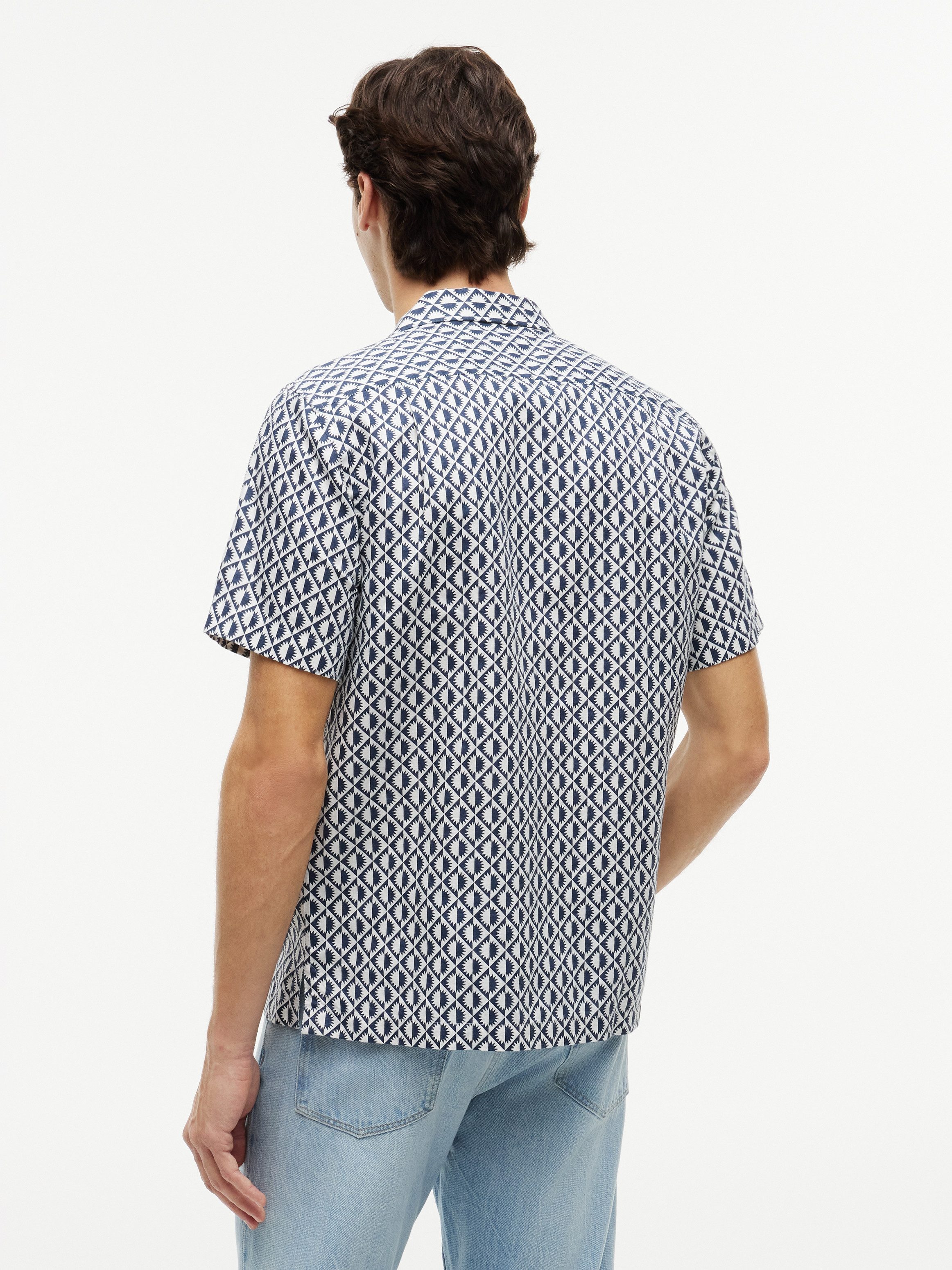 Tommy Hilfiger Kurzarmhemd LINEN BLEND AOP SS RF SHIRT aus Leinenmix mit Print