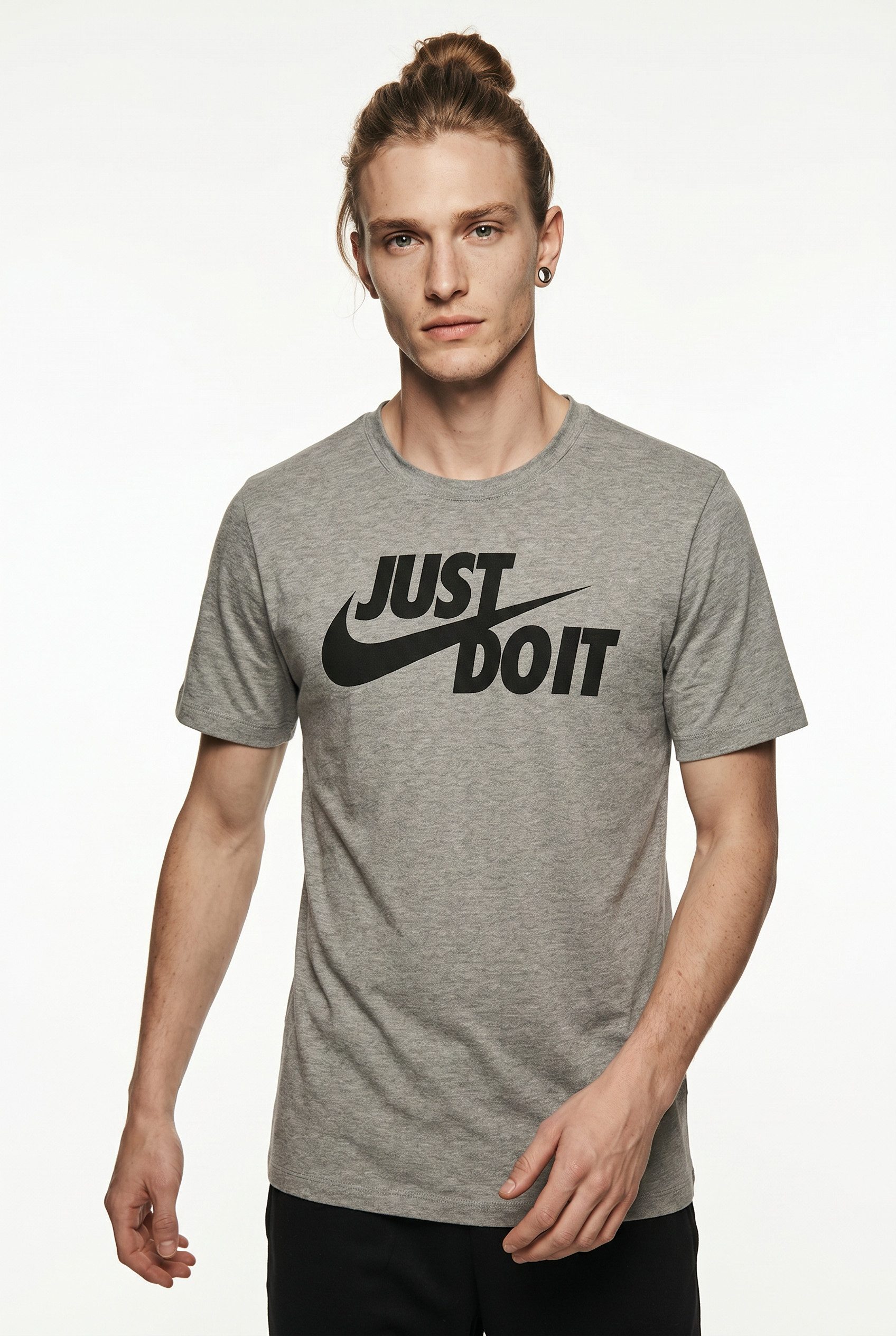 Nike Sportswear T-Shirt M NSW TEE JUST DO IT SWOOSH mit Logodruck auf der Brust, Kurzarm-Design, aus Jersey-Material