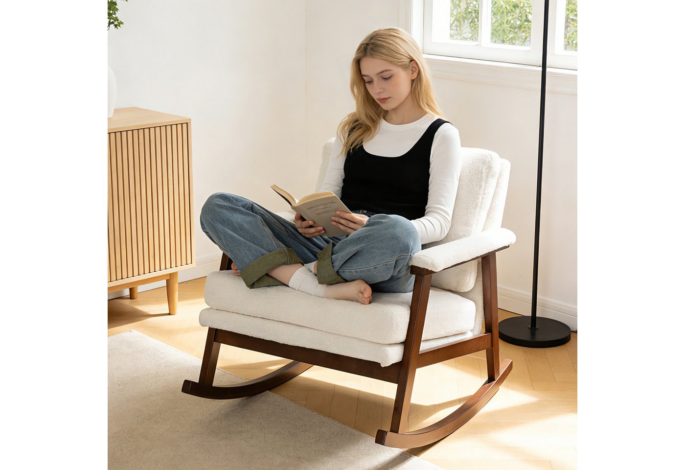 KLAM HOME Schaukelstuhl Mid-Century Schaukelstuhl mit Holzgestell und edlem Samtbezug (Komfortabler gepolsterter Lesesessel für Wohn- und Schlafzimmer), Stilvoller weißer Schaukelstuhl, perfekt zum Entspannen und Lesen