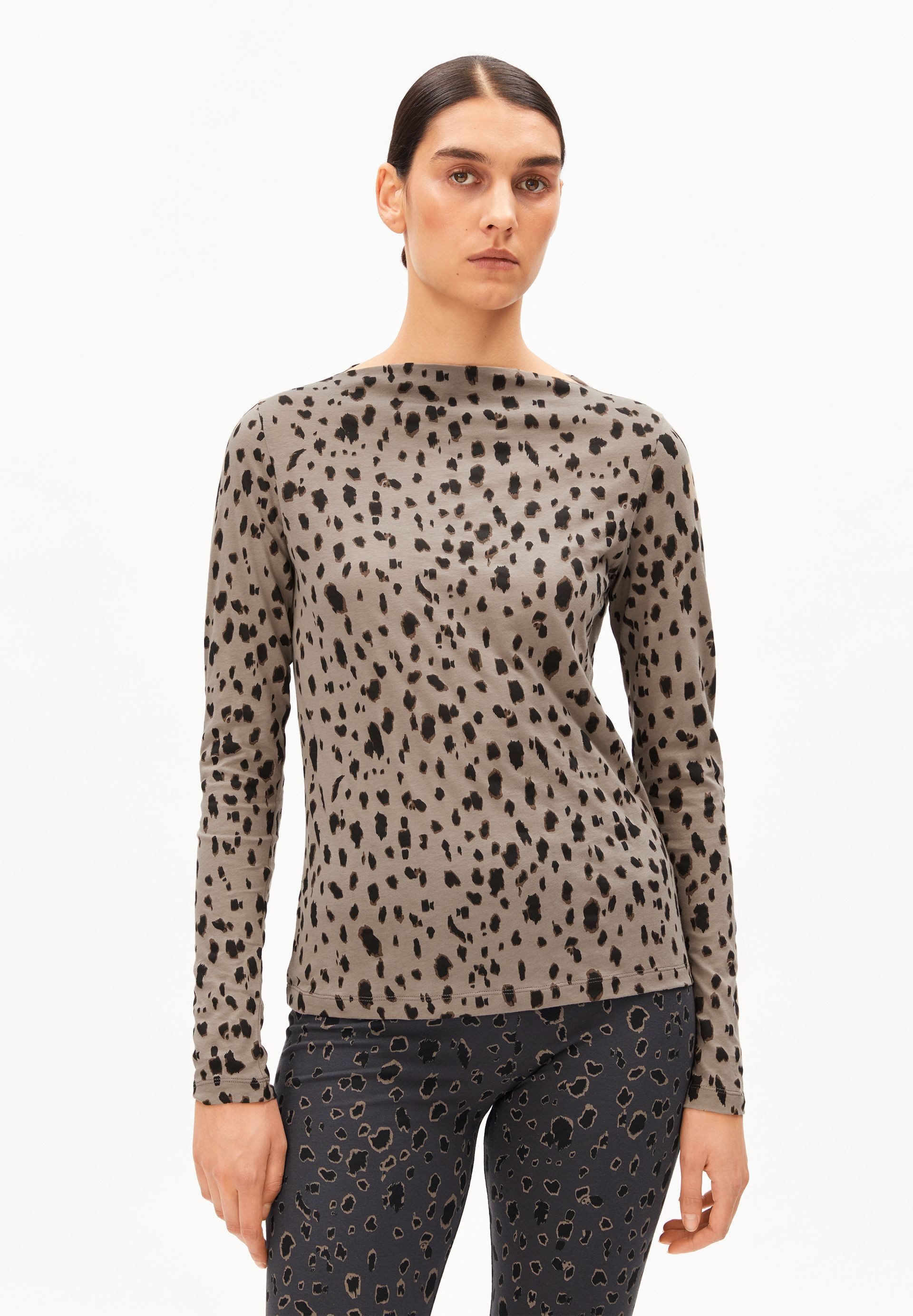 Longsleeve LEO Longsleeve aus Bio-Baumwolle mit Leo-Print