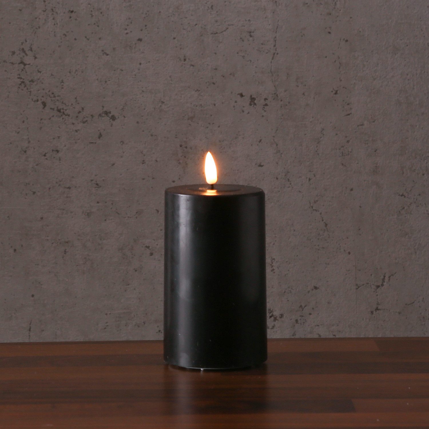 Deluxe Homeart LED-Kerze MIA Echtwachs Deluxe Wachsspiegel flackernd H: 15cm D: 7,5cm schwarz, LED Classic, warmweiß (2100K bis 3000K)